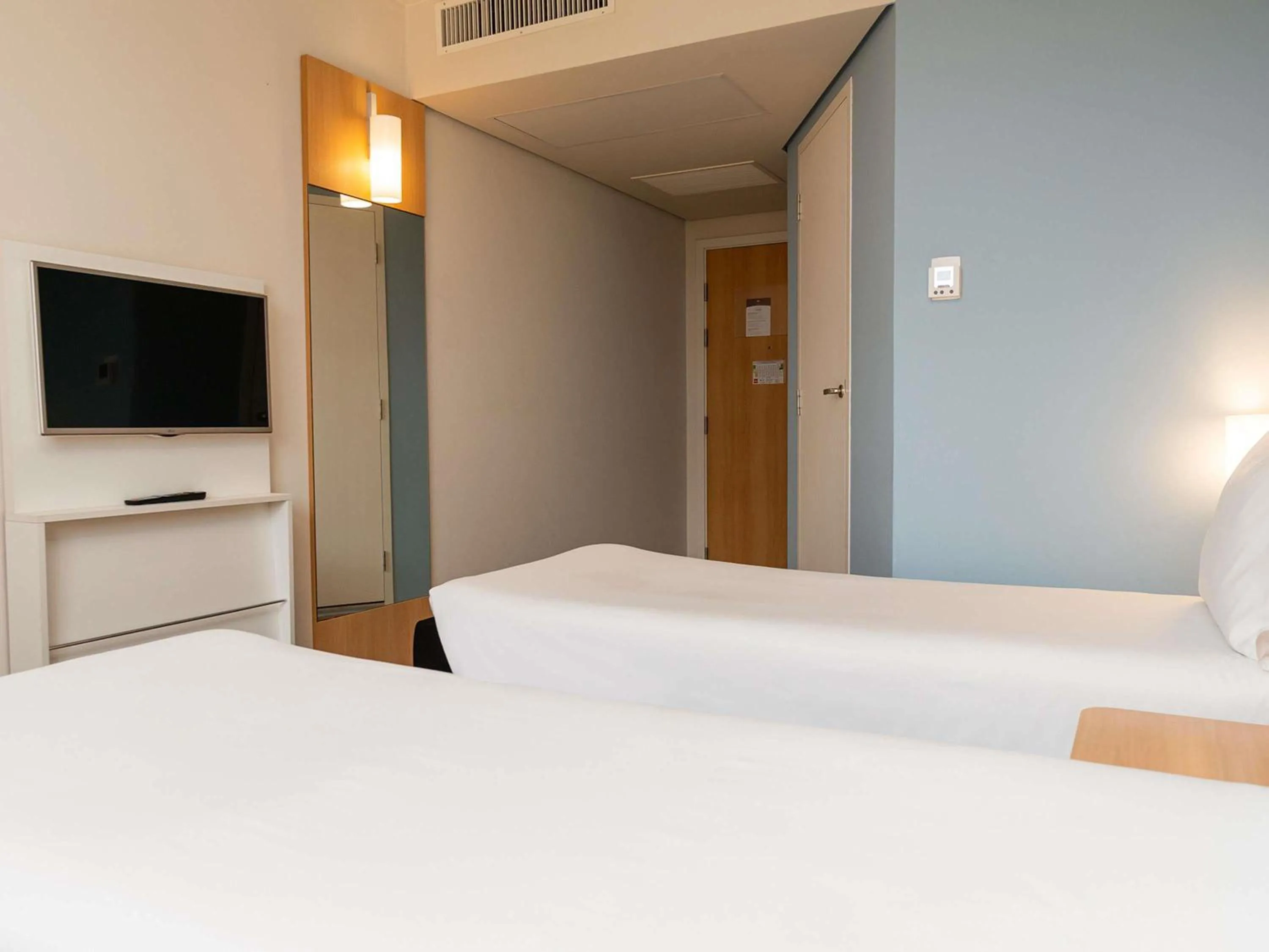 Bedroom, Bed in ibis Chapeco