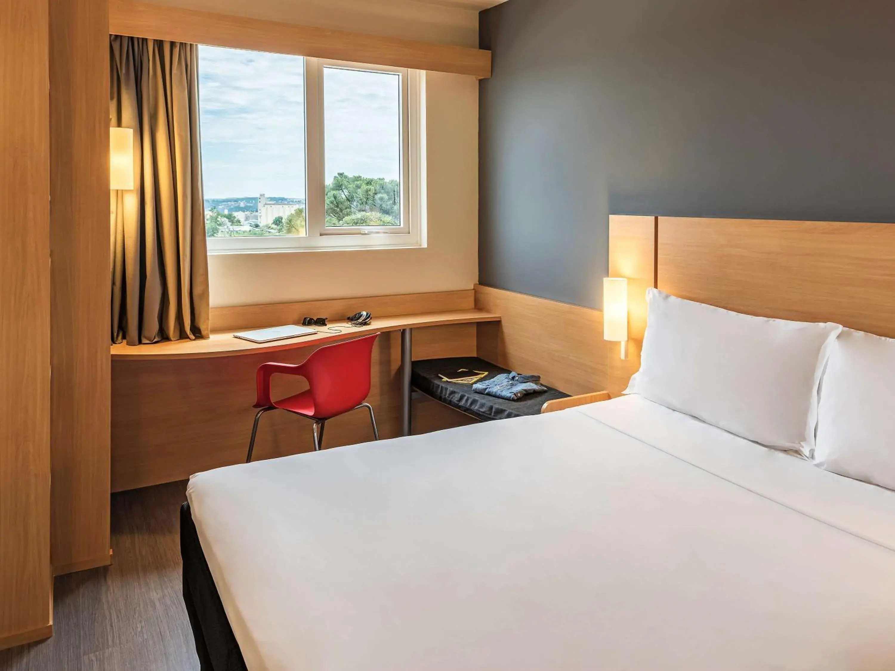 Photo of the whole room, Bed in ibis Chapeco Photo of the whole room, Bed in ibis Chapeco