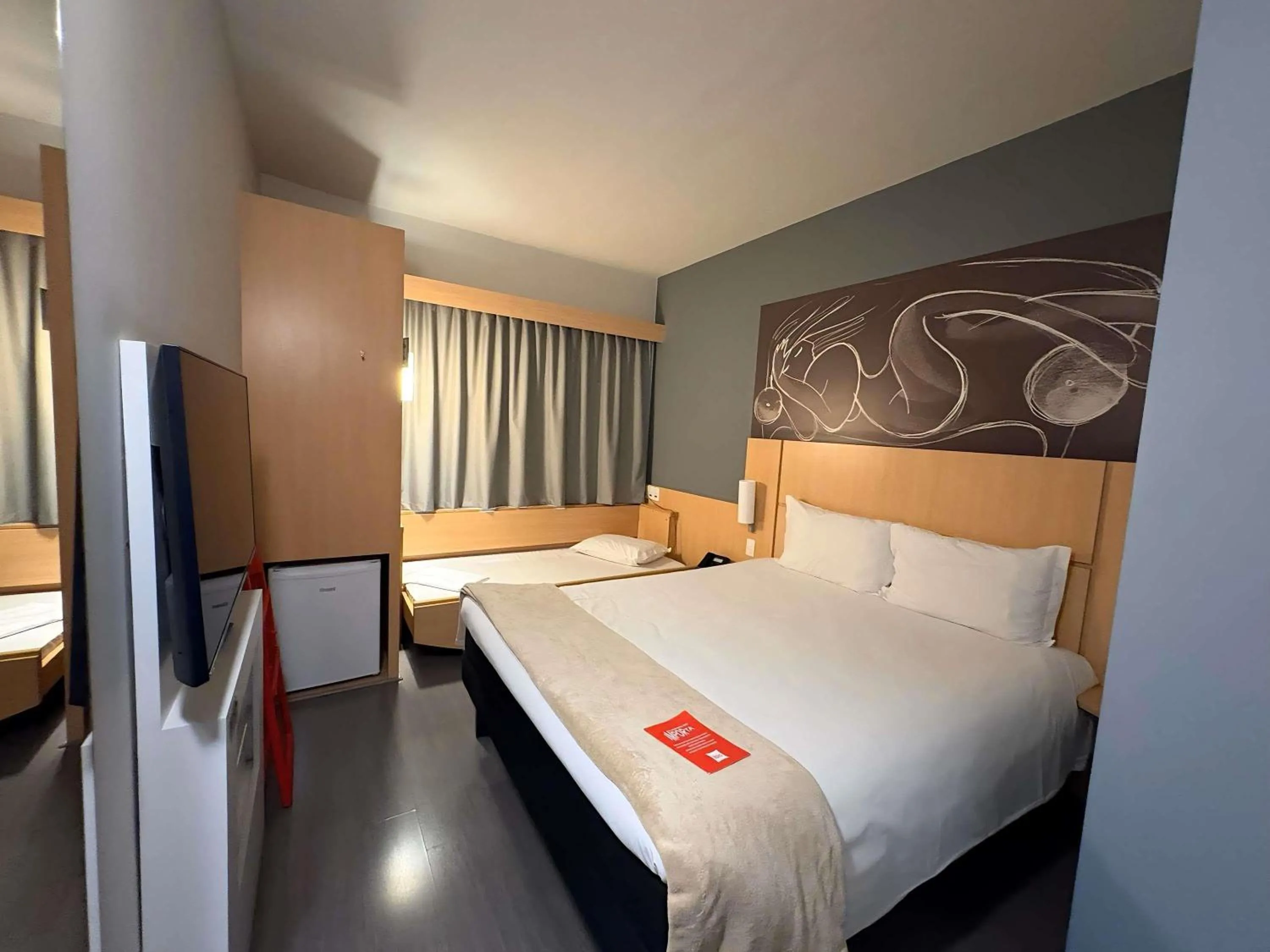 Bedroom, Bed in ibis Jundiai Shopping