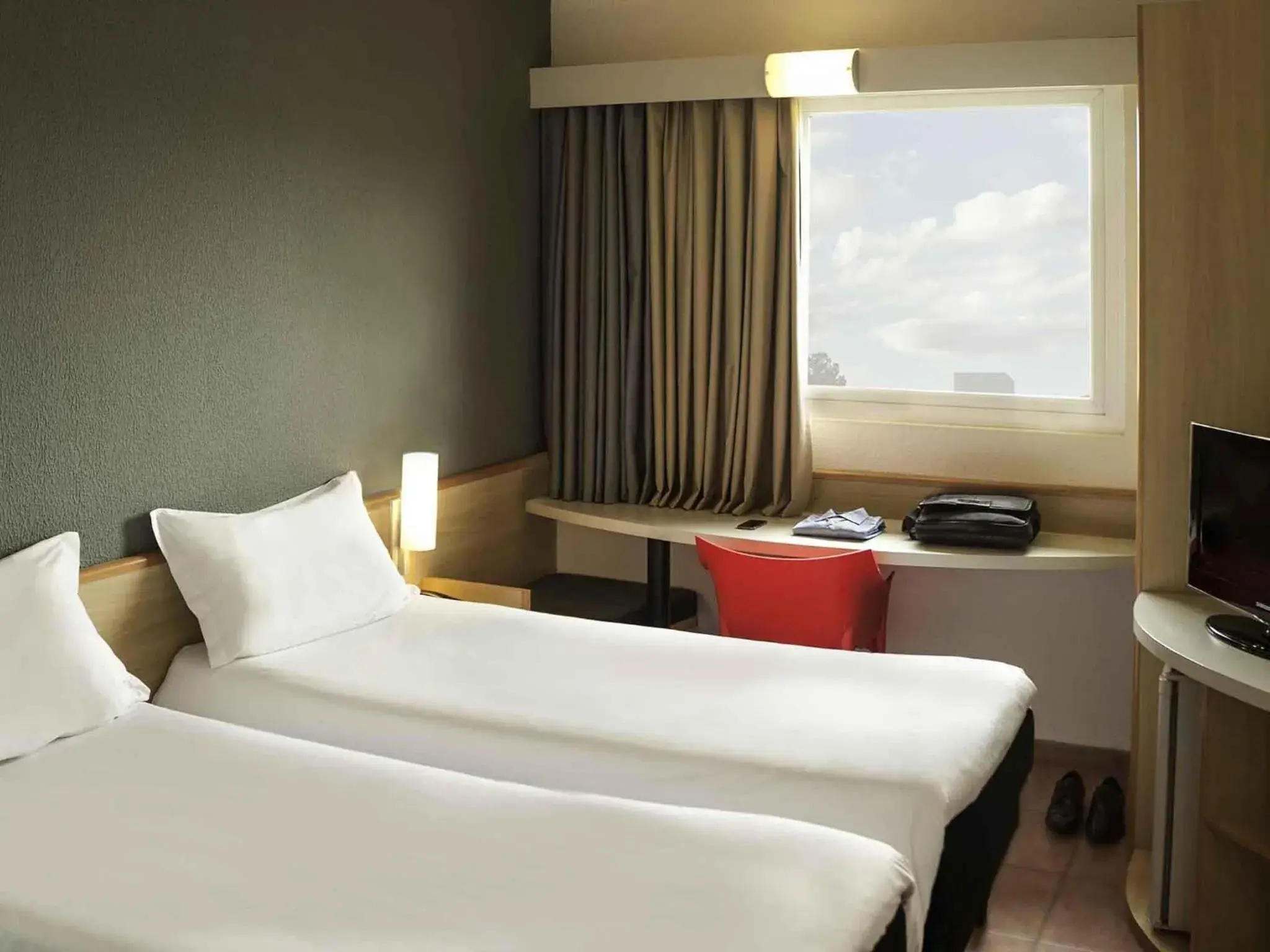 Bedroom, Bed in ibis Criciuma Bedroom, Bed in ibis Criciuma