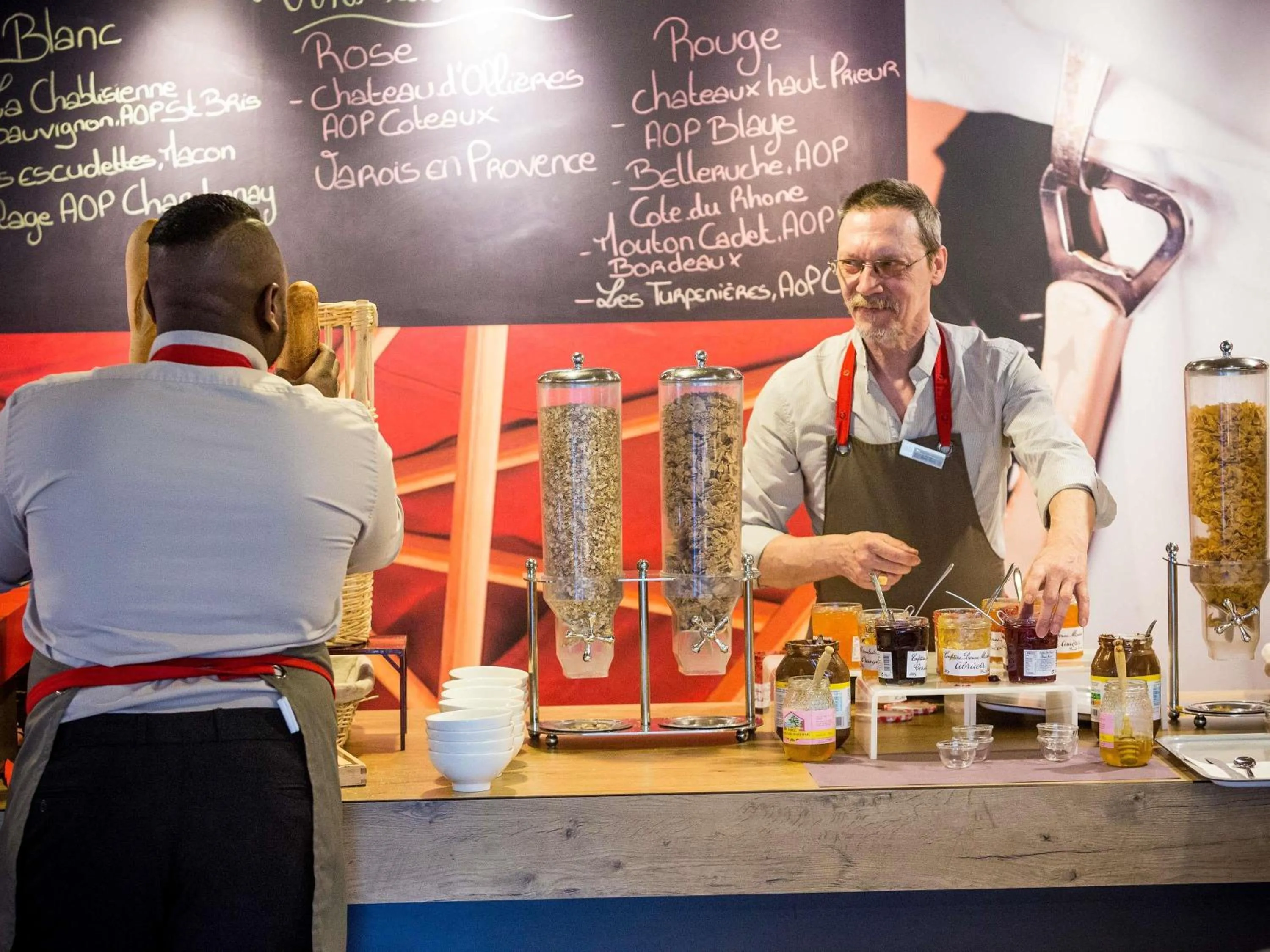 Restaurant/places to eat in ibis Cascavel