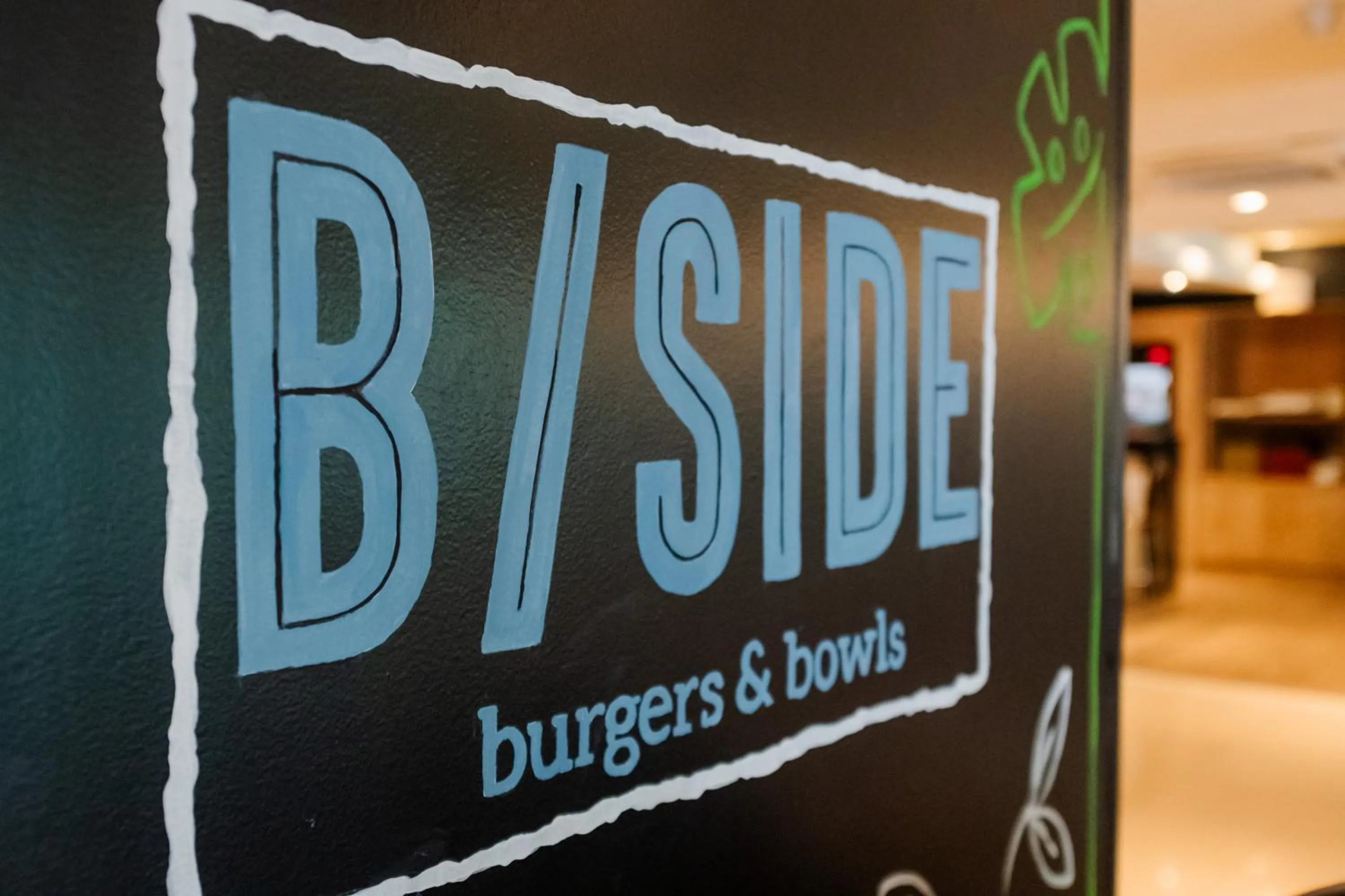 Restaurant/places to eat in ibis Porto Alegre Moinhos de Vento