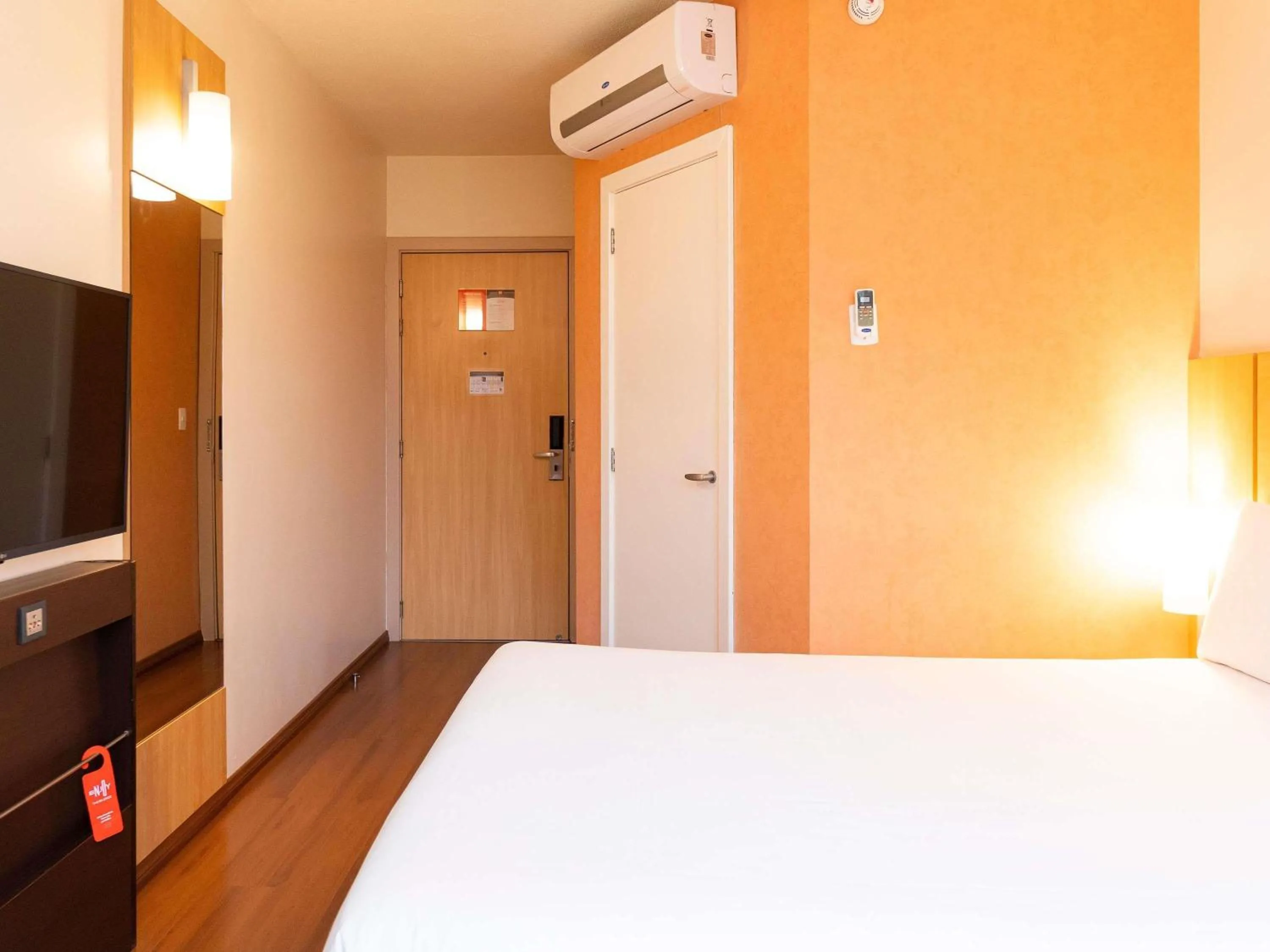 Bedroom, Bed in ibis Porto Alegre Moinhos de Vento