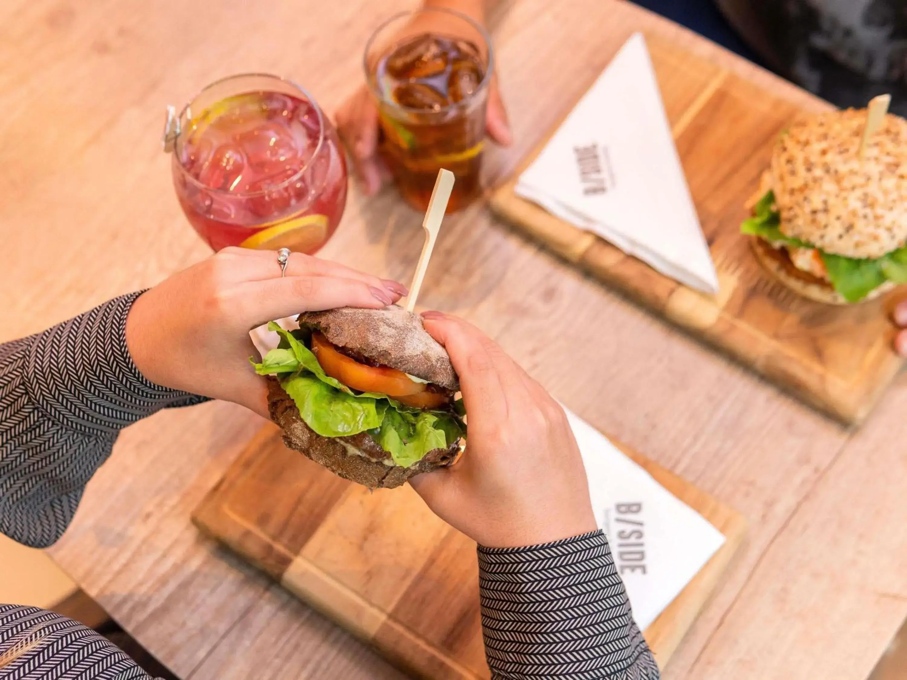 Lounge or bar in ibis Porto Alegre Moinhos de Vento Lounge or bar in ibis Porto Alegre Moinhos de Vento