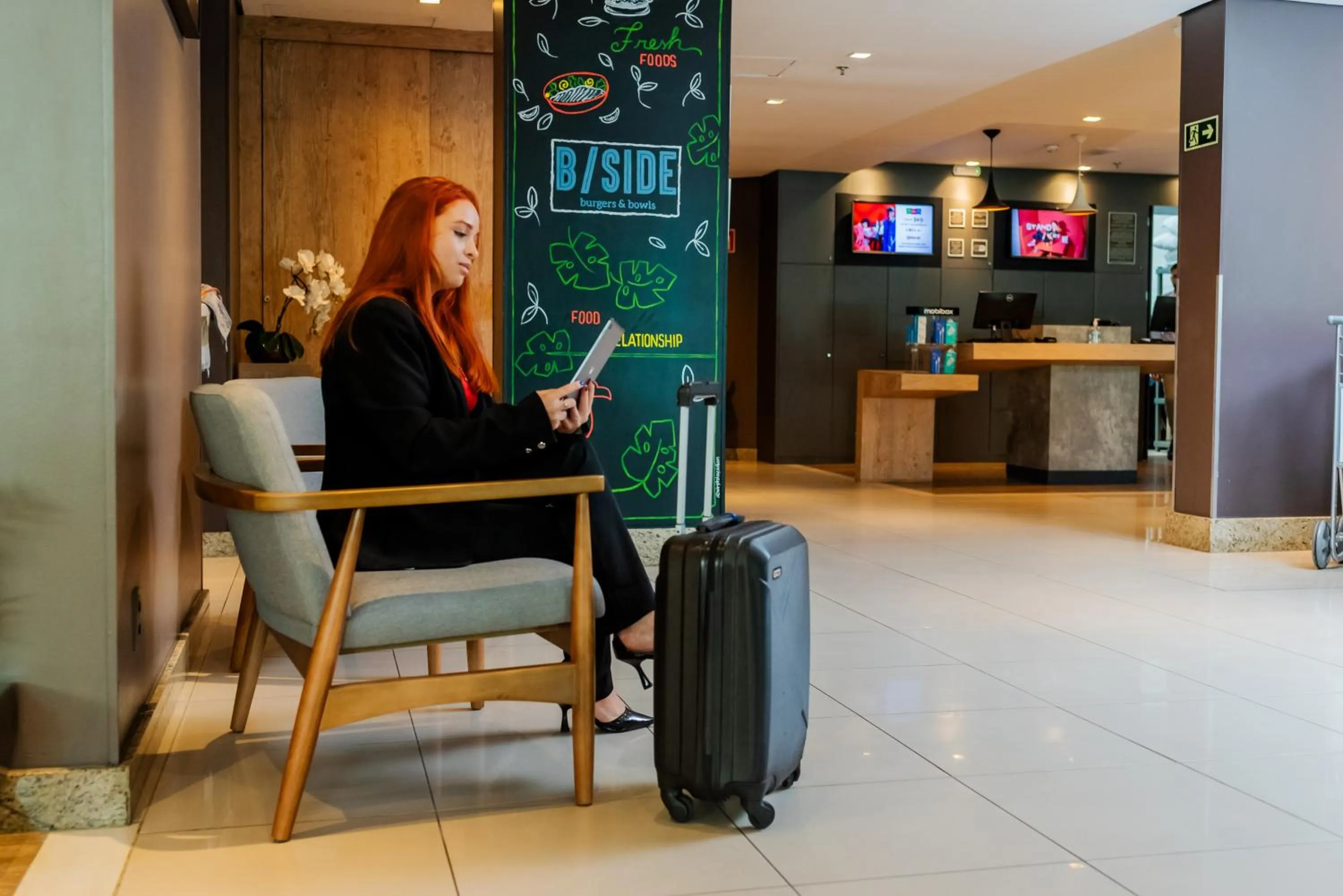 Lounge or bar in ibis Porto Alegre Moinhos de Vento