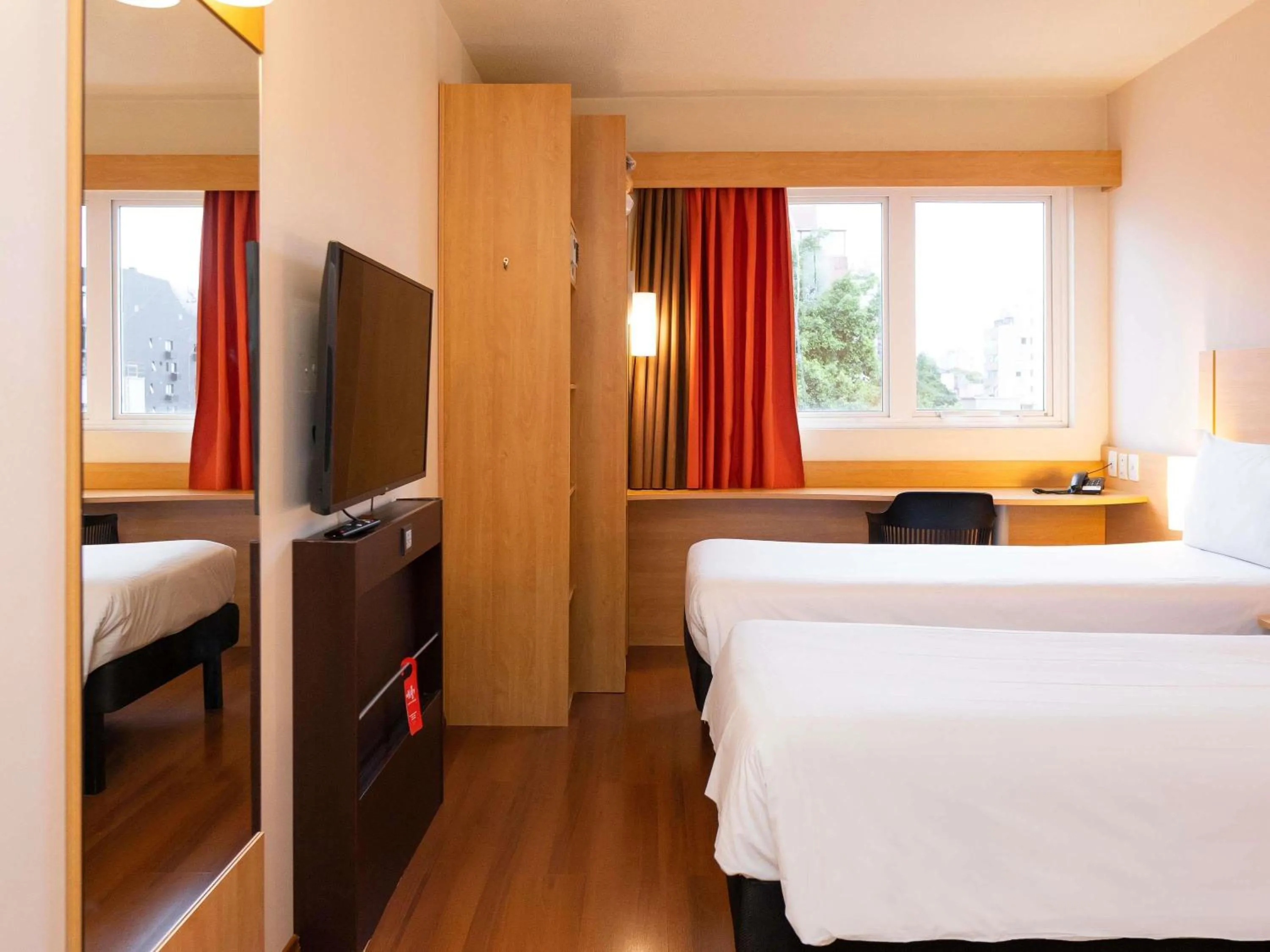 Bedroom, Bed in ibis Porto Alegre Moinhos de Vento