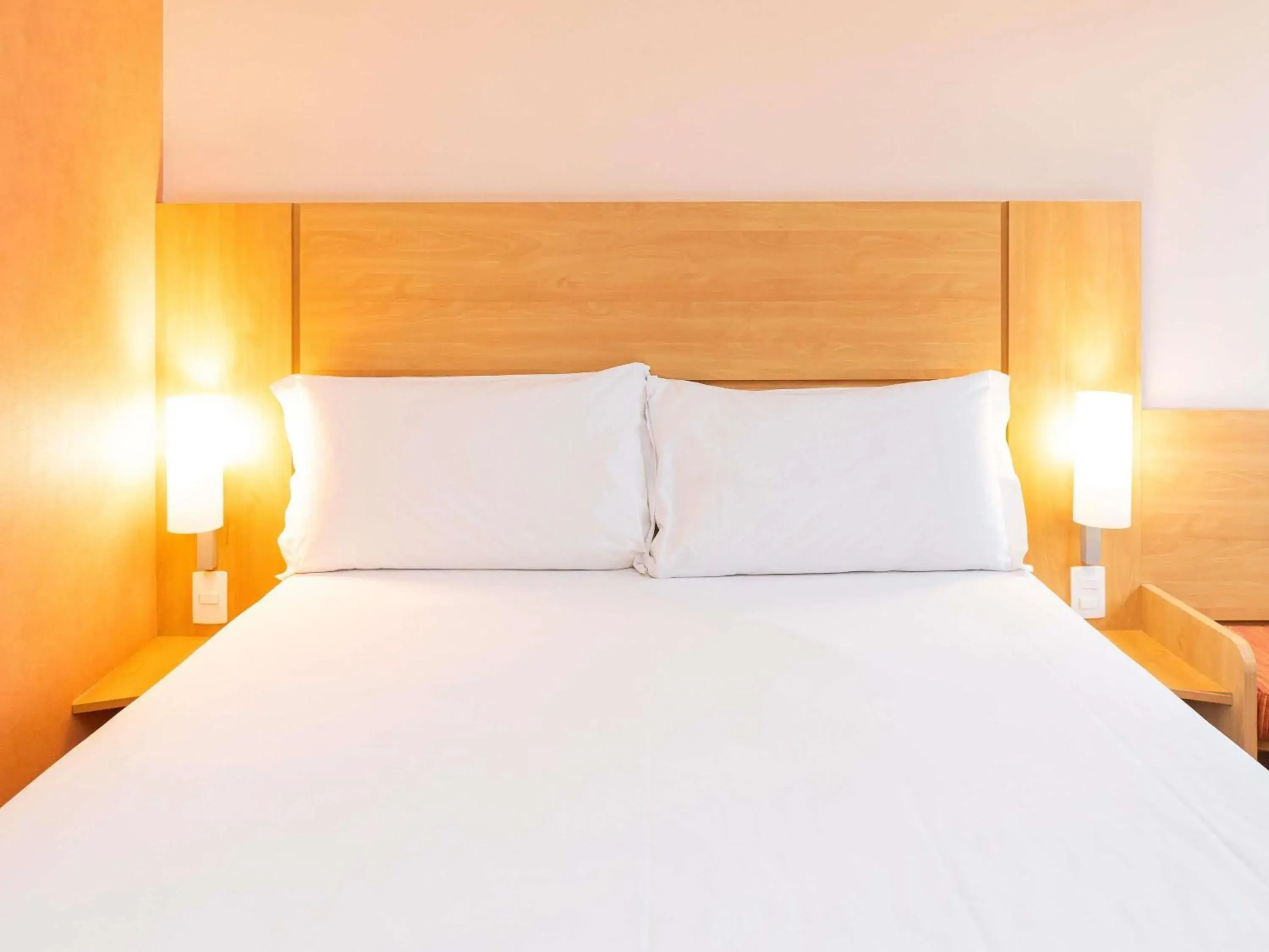 Bedroom, Bed in ibis Porto Alegre Moinhos de Vento Bedroom, Bed in ibis Porto Alegre Moinhos de Vento