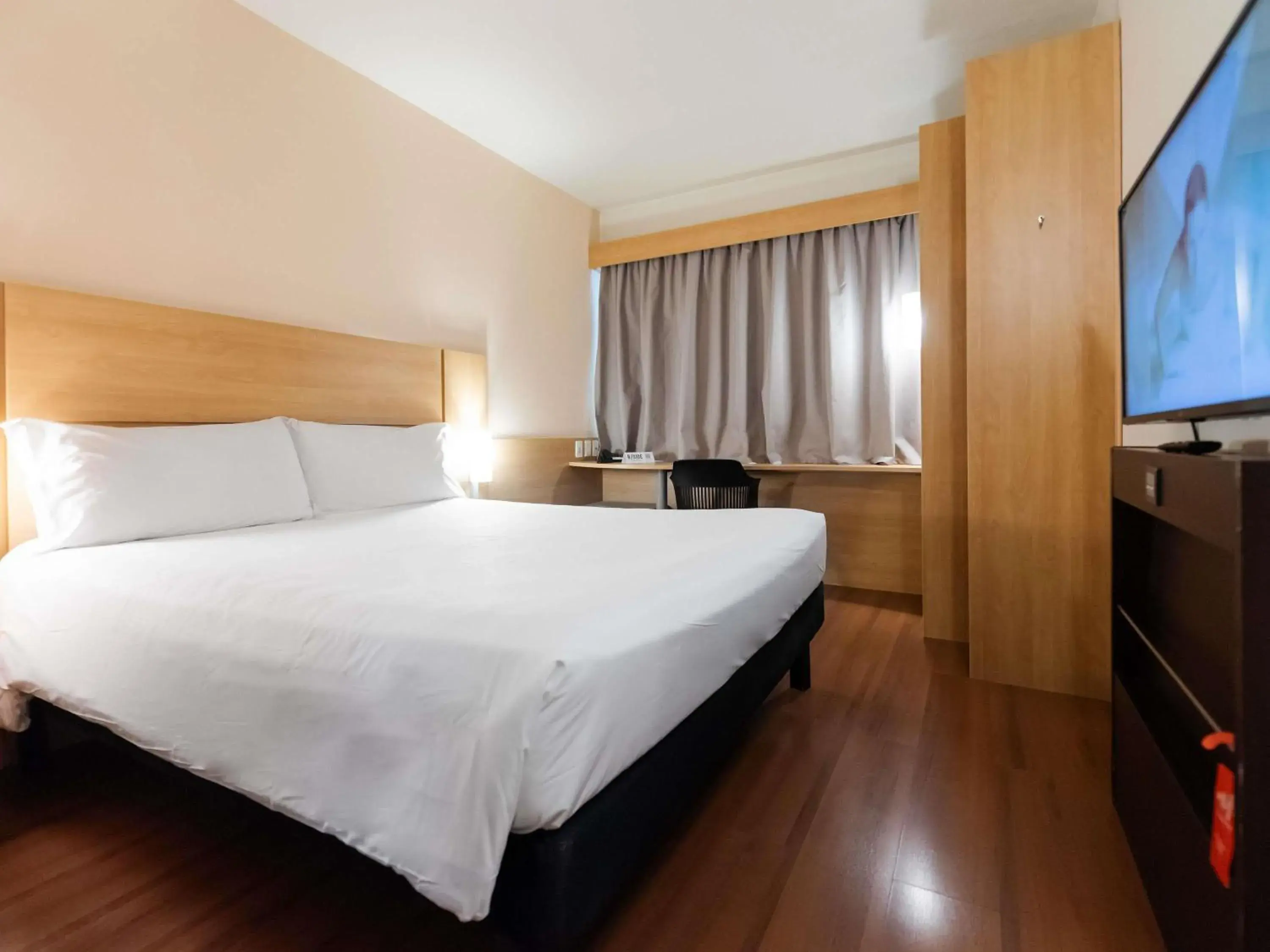 Bedroom, Bed in ibis Porto Alegre Moinhos de Vento Bedroom, Bed in ibis Porto Alegre Moinhos de Vento