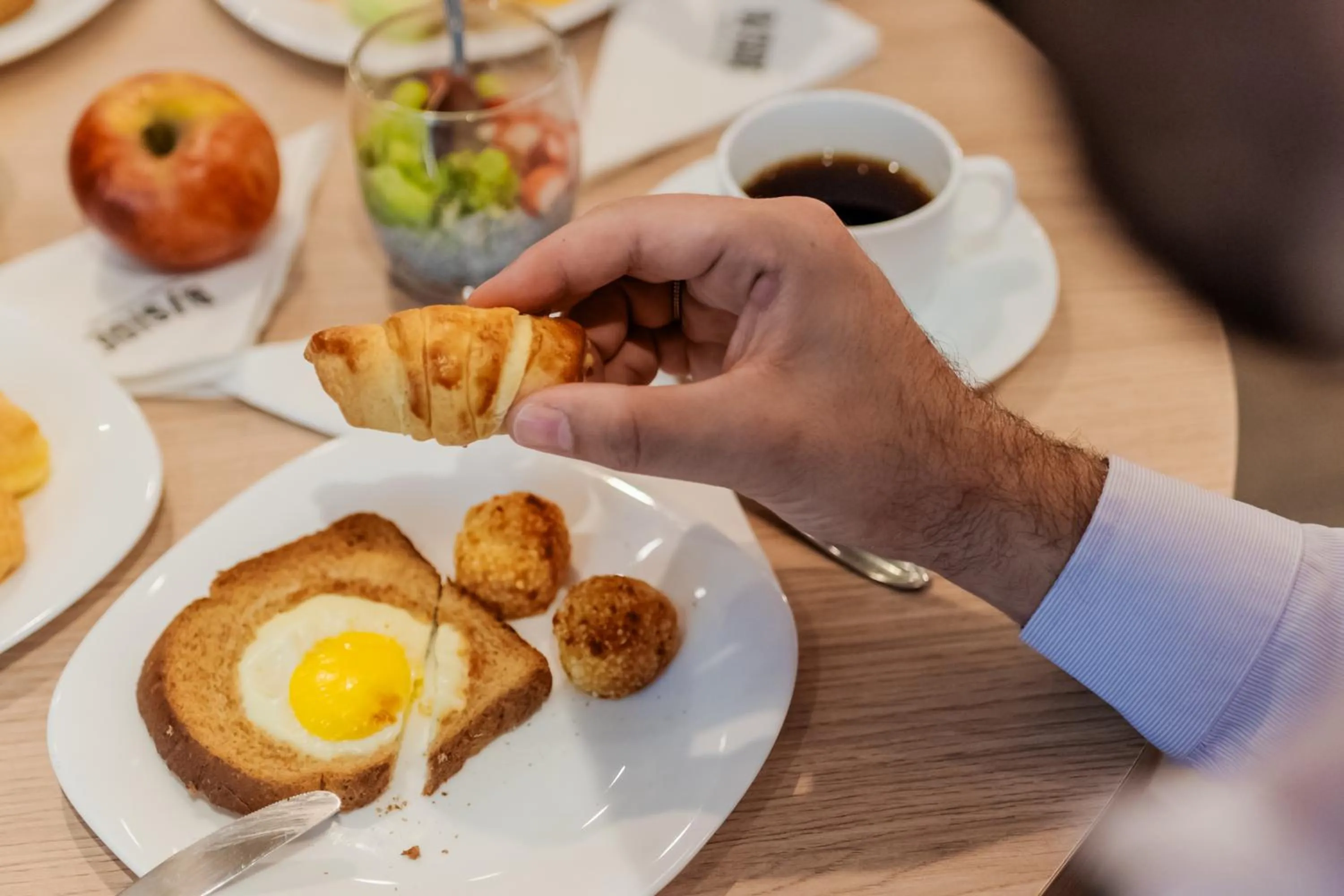 Buffet breakfast in ibis Porto Alegre Moinhos de Vento
