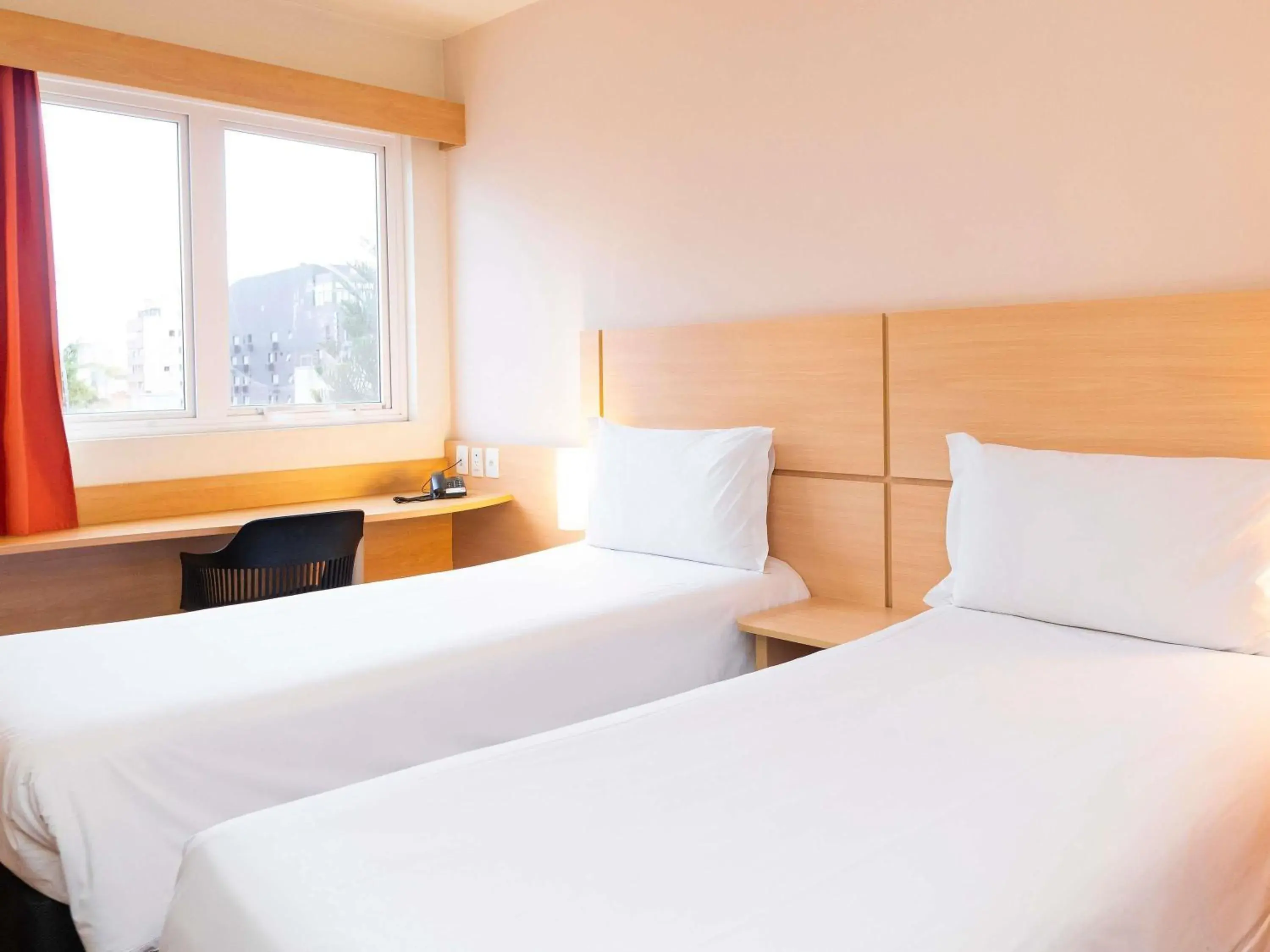 Bedroom, Bed in ibis Porto Alegre Moinhos de Vento Bedroom, Bed in ibis Porto Alegre Moinhos de Vento