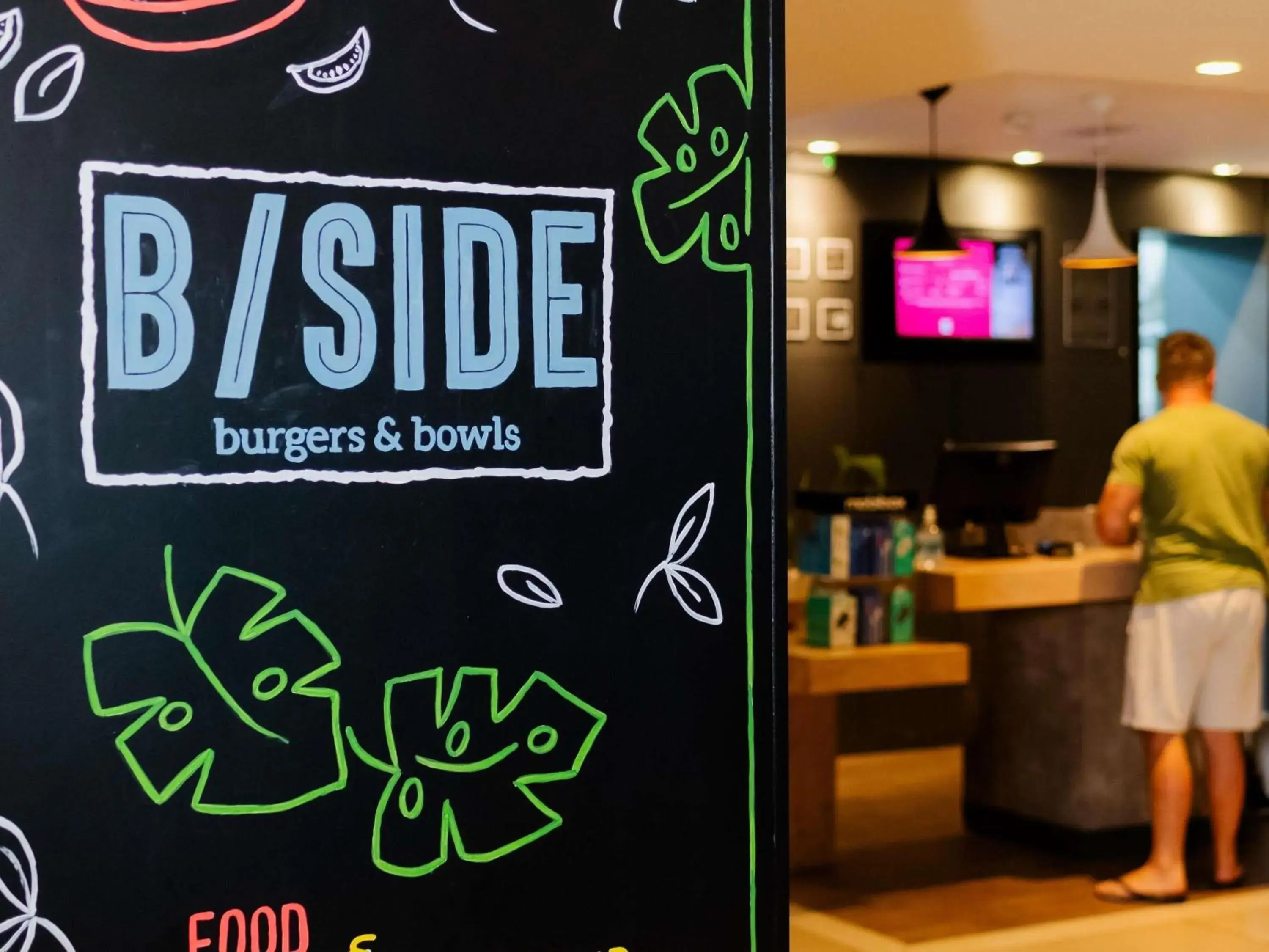 Lounge or bar in ibis Porto Alegre Moinhos de Vento Lounge or bar in ibis Porto Alegre Moinhos de Vento