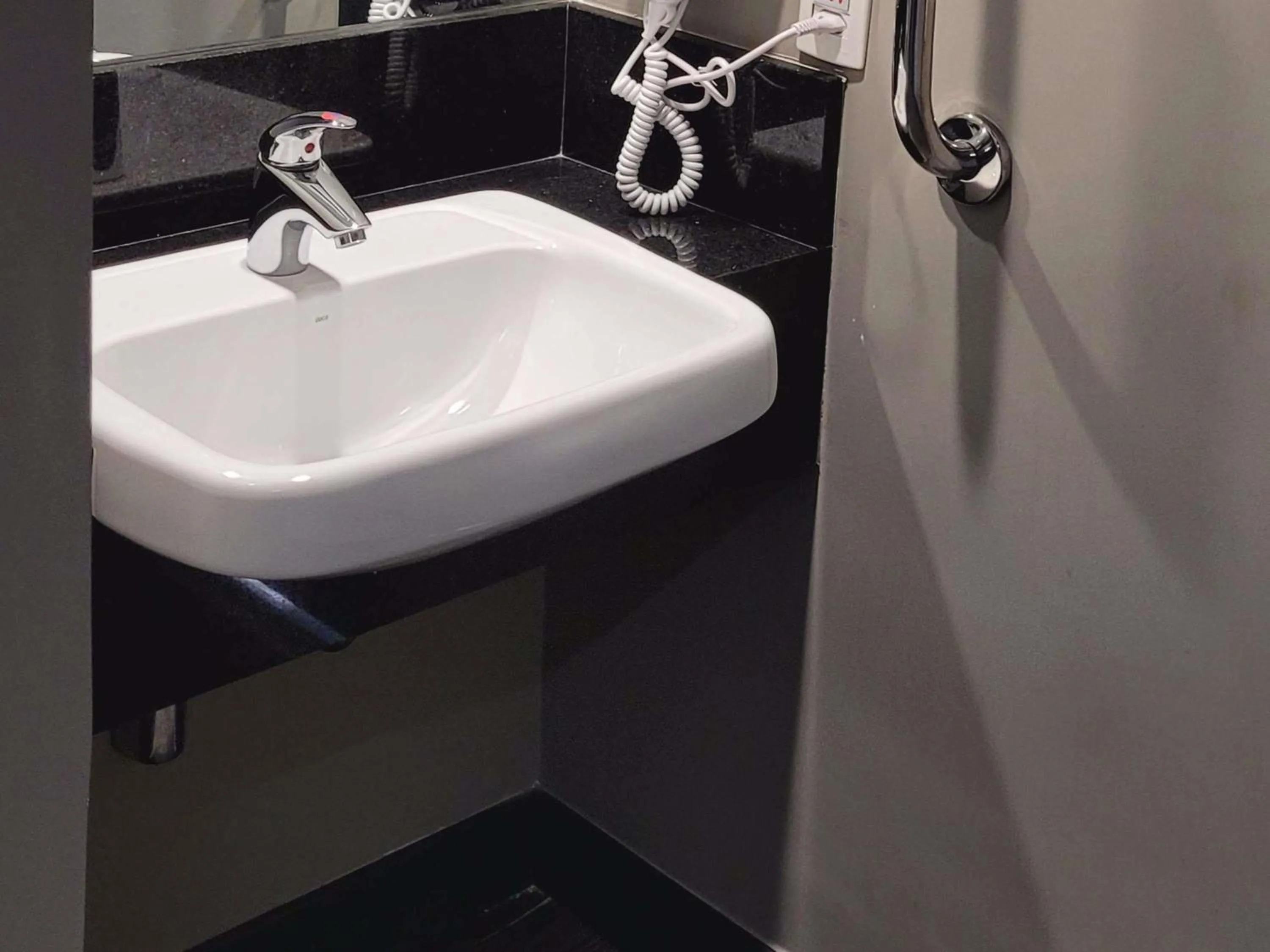 Bathroom in ibis Sao Jose dos Campos Dutra