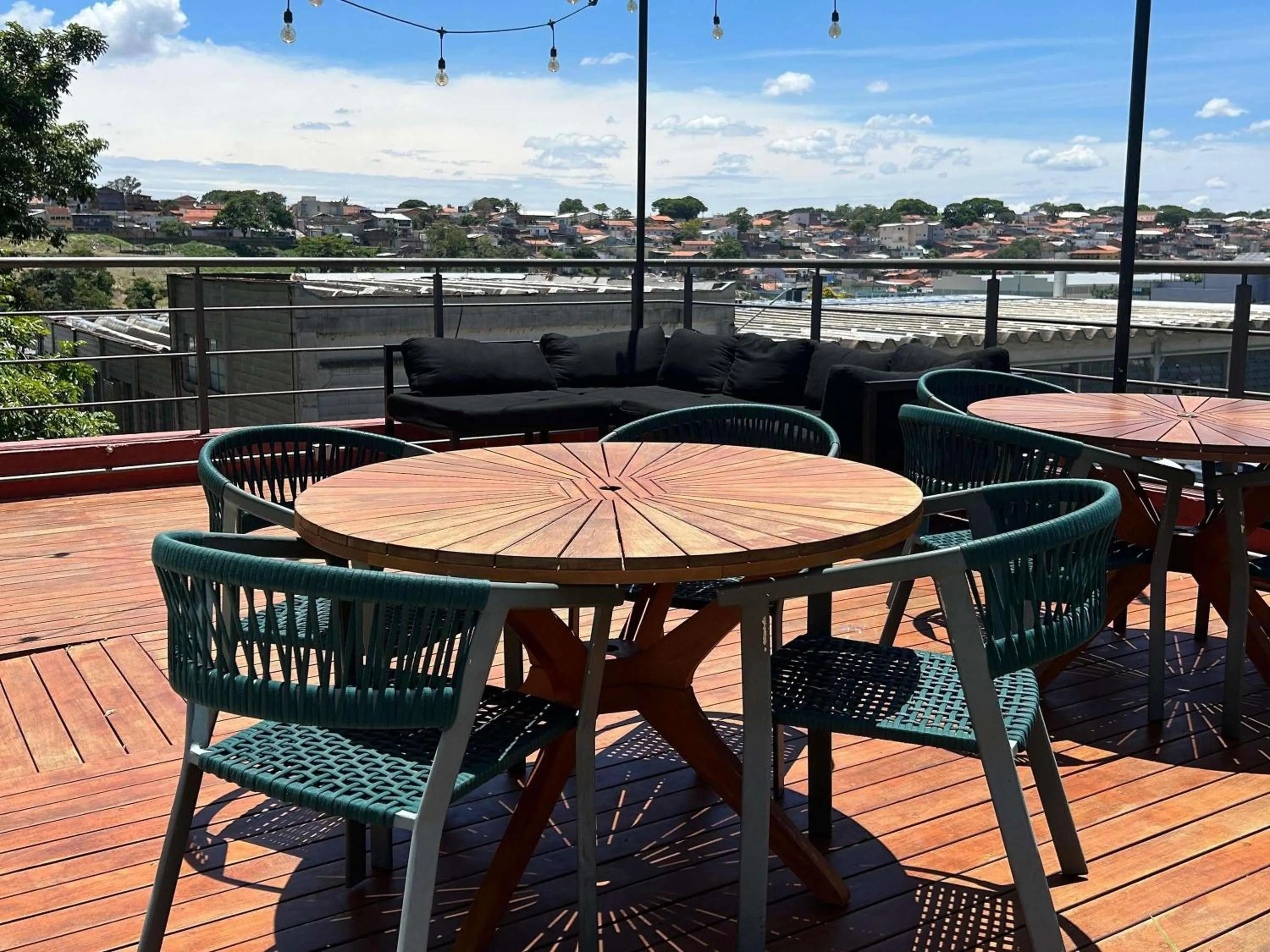 Restaurant/places to eat in ibis Sao Jose dos Campos Dutra