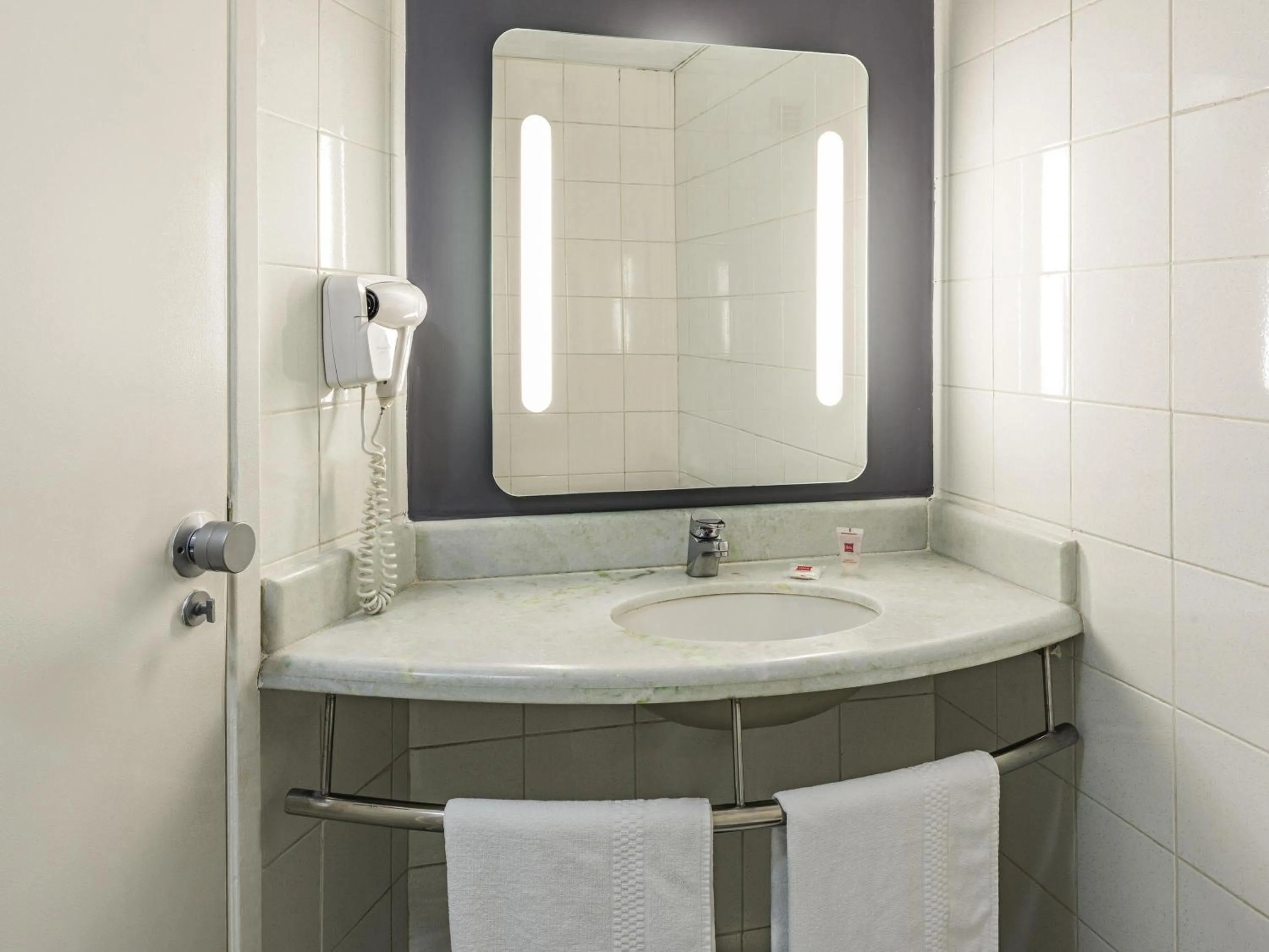 Bedroom in ibis Sao Jose dos Campos Dutra