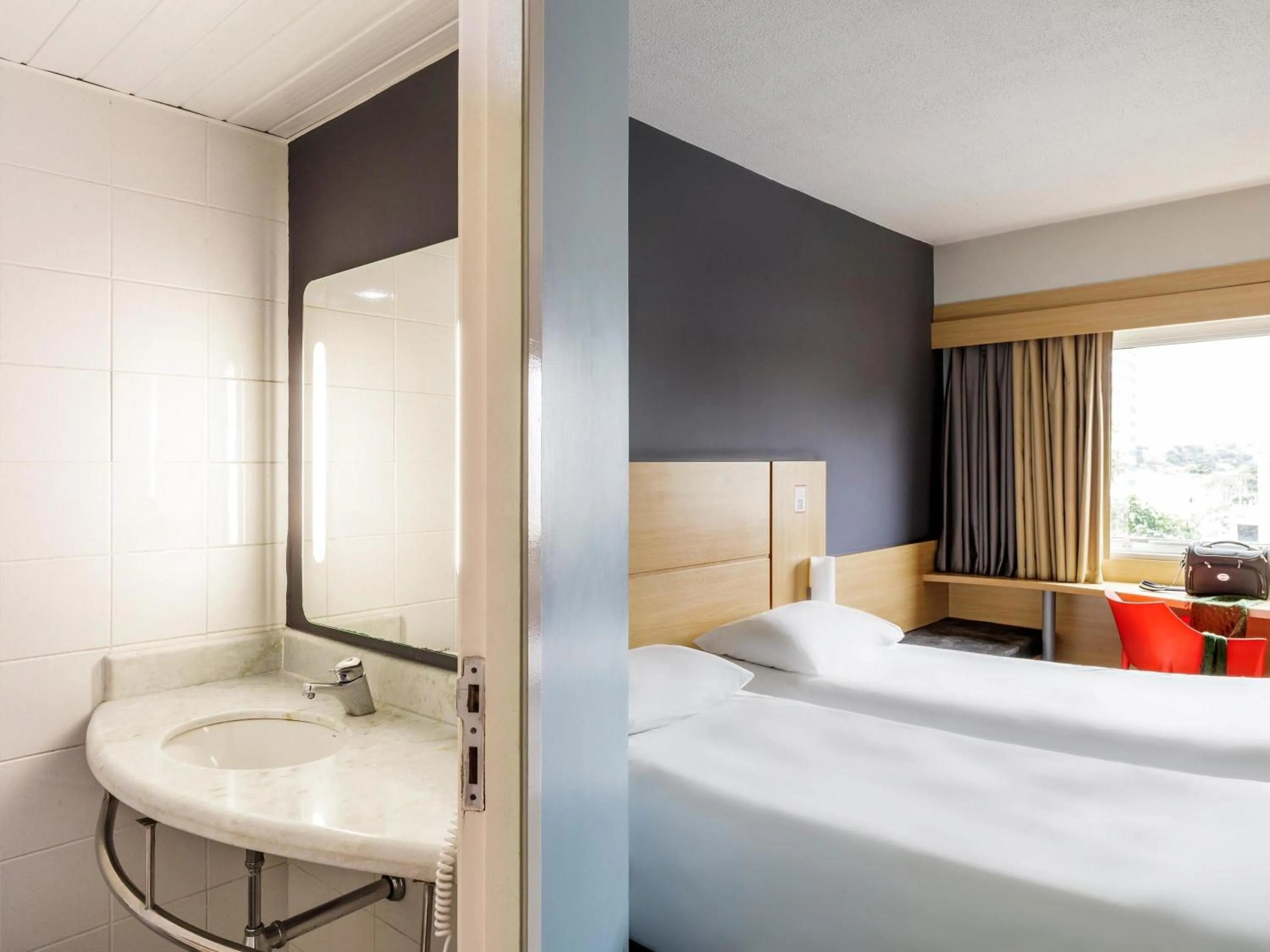 Bedroom, Bed in ibis Sao Jose dos Campos Dutra