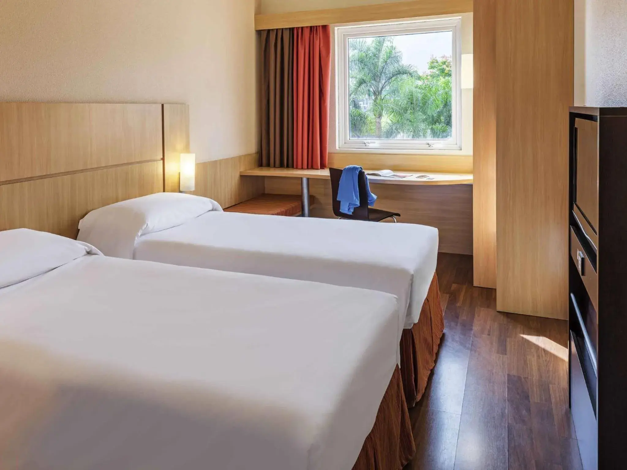 Bedroom, Bed in ibis Curitiba Aeroporto Bedroom, Bed in ibis Curitiba Aeroporto