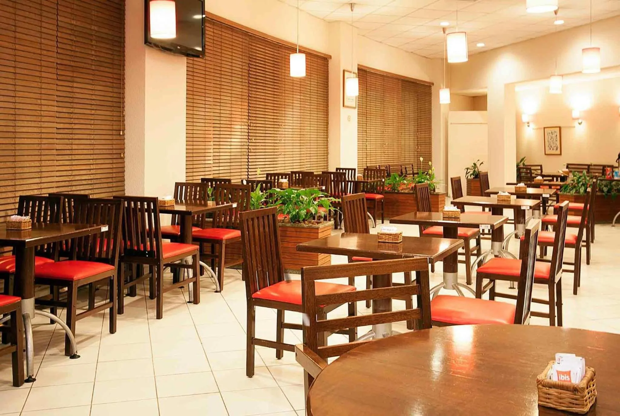 Restaurant/places to eat in ibis Curitiba Aeroporto