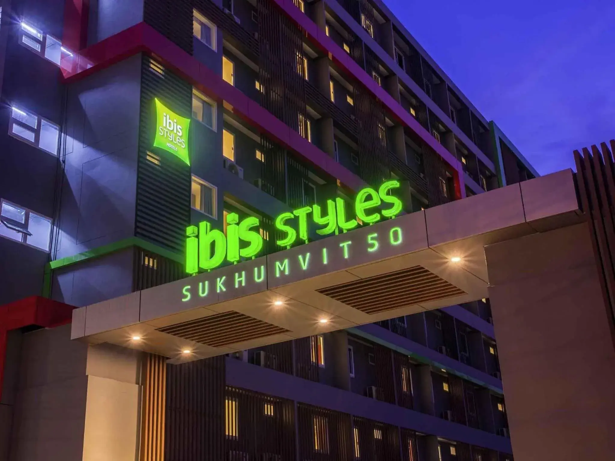 Lounge or bar in Ibis Styles Bangkok Sukhumvit 50 Lounge or bar in Ibis Styles Bangkok Sukhumvit 50
