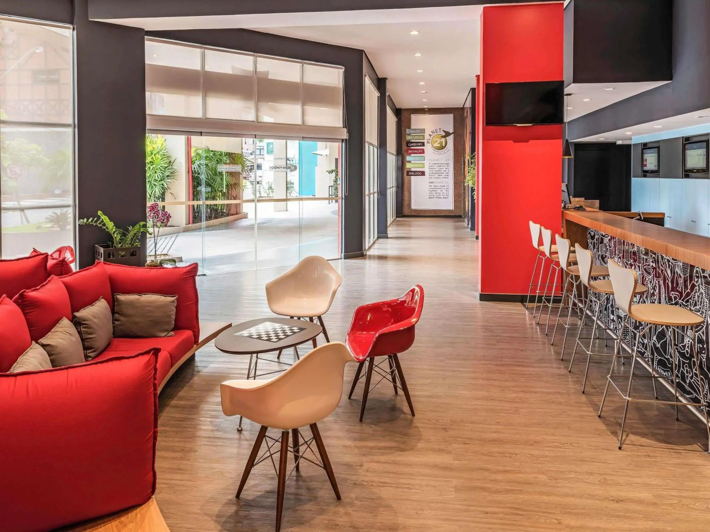Lounge or bar in ibis Blumenau Lounge or bar in ibis Blumenau