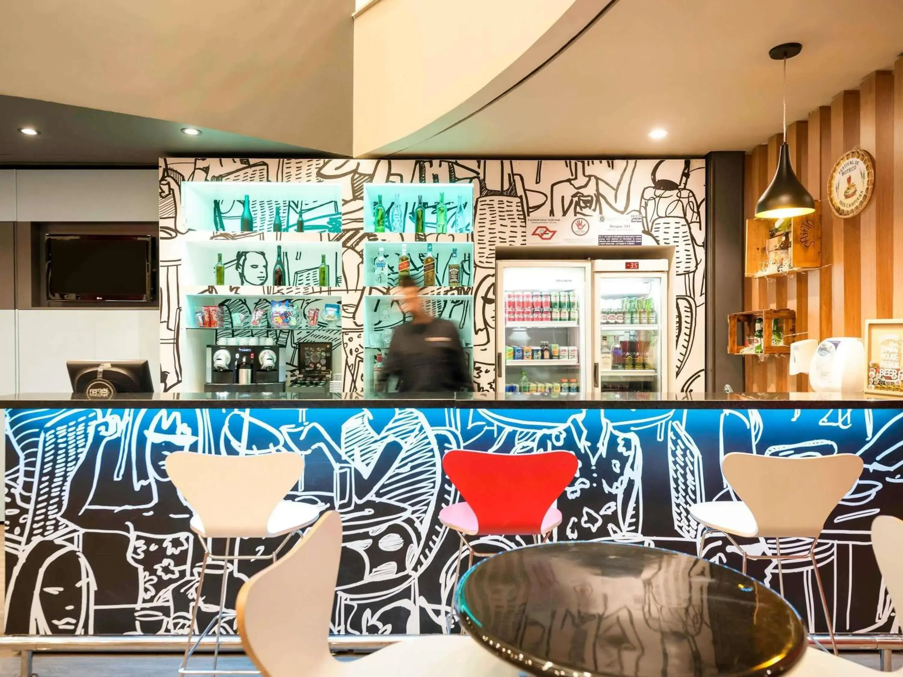 Lounge or bar in ibis Campinas Lounge or bar in ibis Campinas