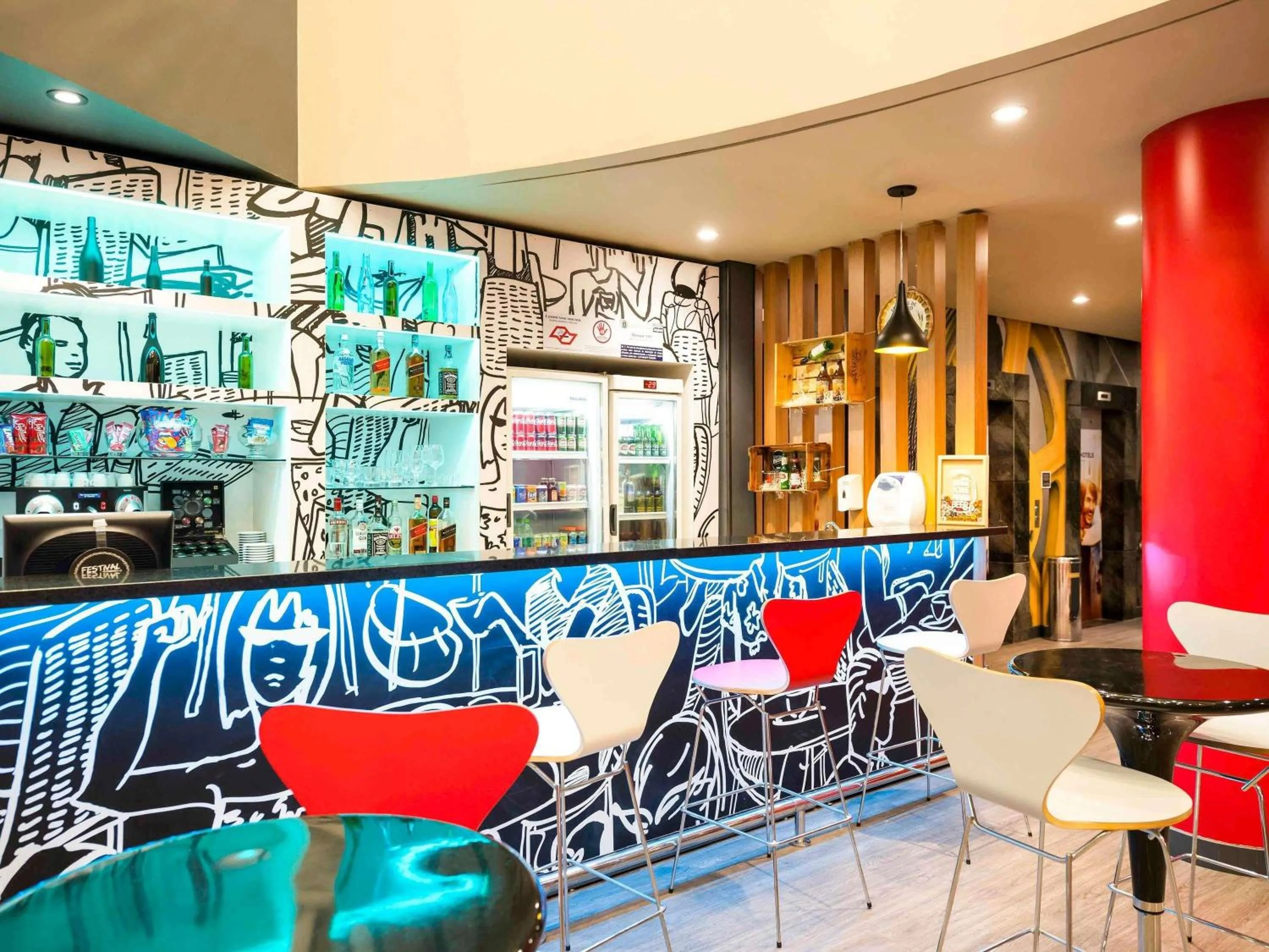Lounge or bar in ibis Campinas