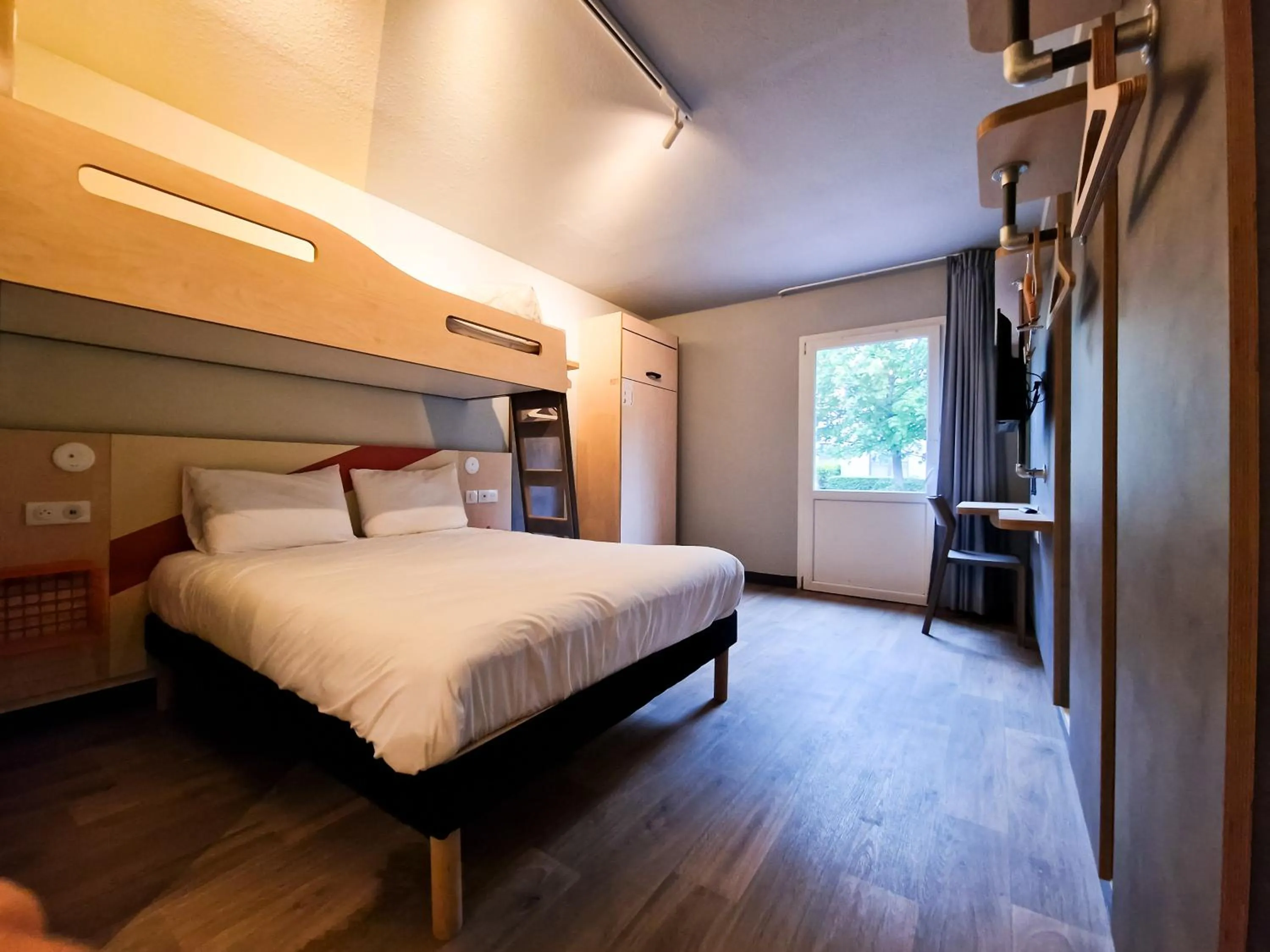 Bedroom, Bed in ibis Budget Lille Marcq En Baroeul
