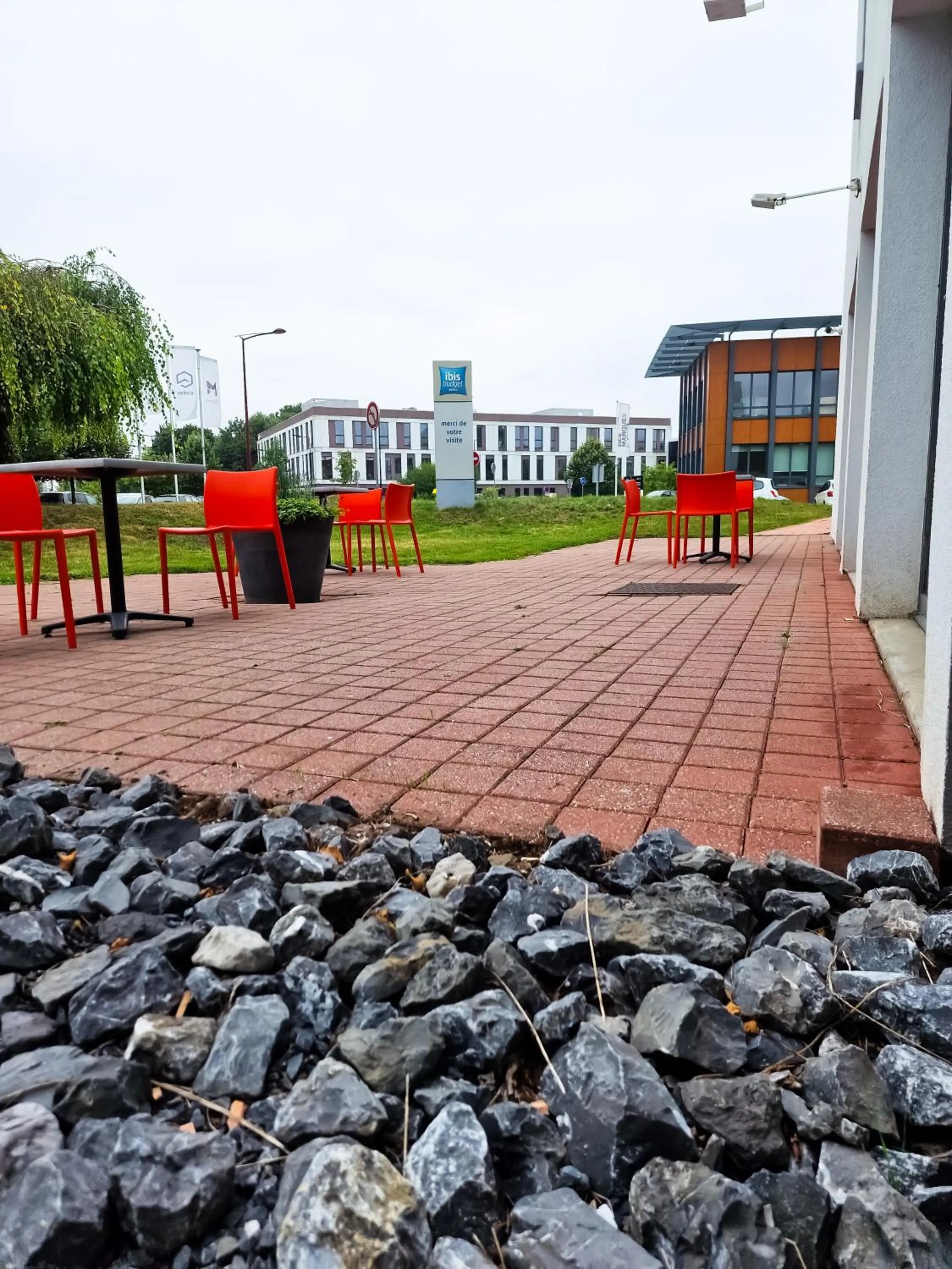 Patio in ibis Budget Lille Marcq En Baroeul