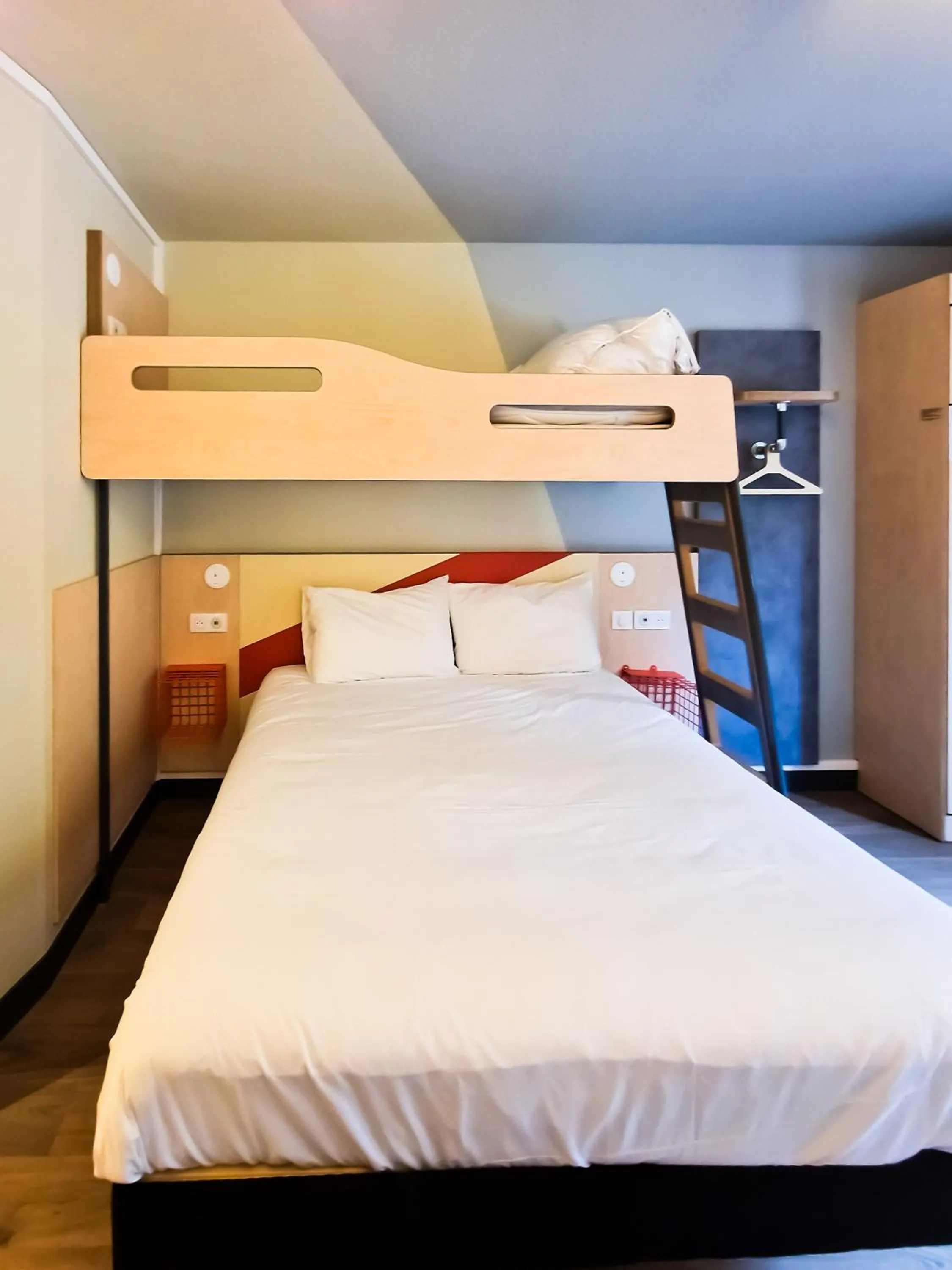 Bedroom, Bed in ibis Budget Lille Marcq En Baroeul