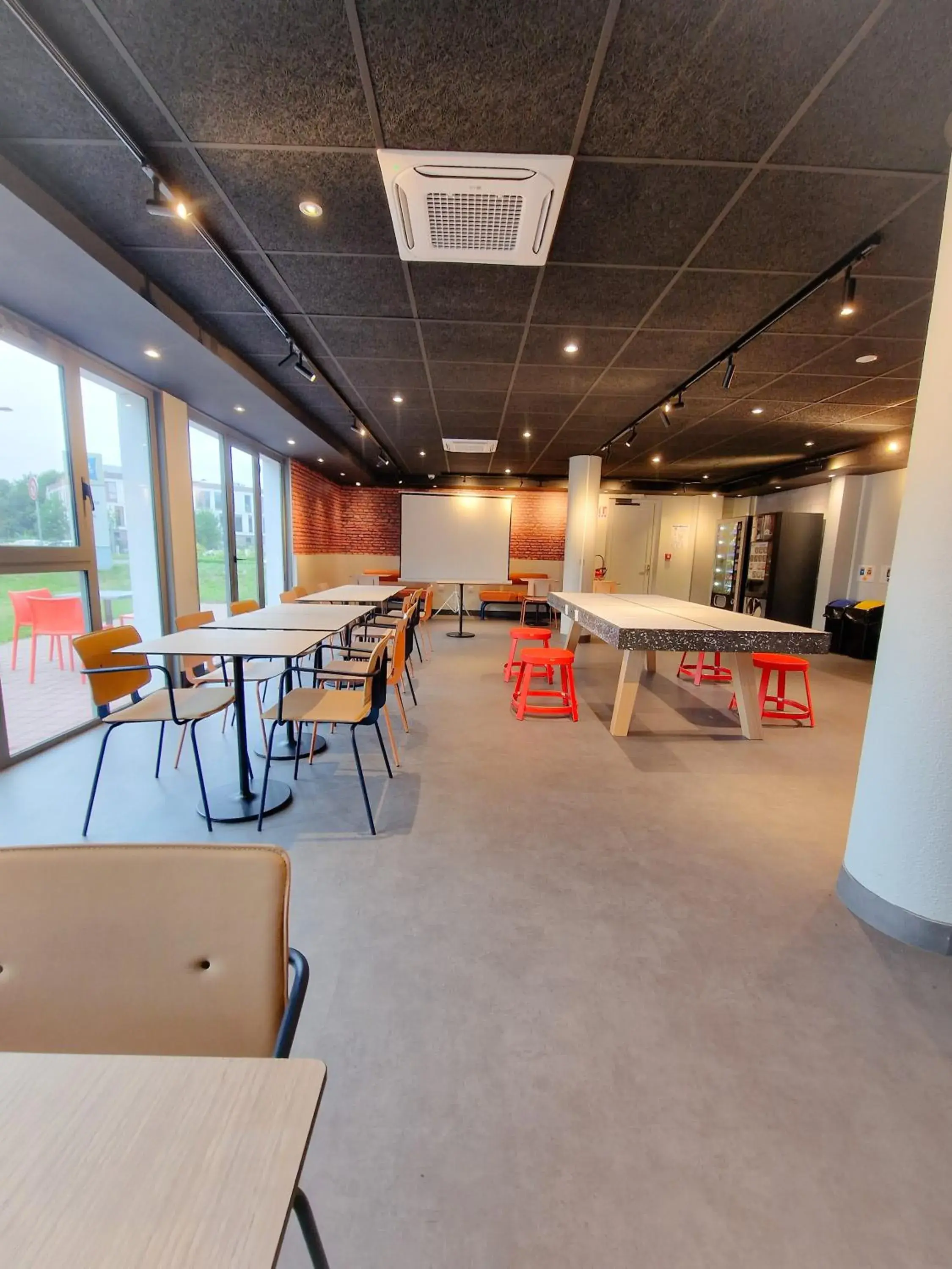 Restaurant/places to eat in ibis Budget Lille Marcq En Baroeul Restaurant/places to eat in ibis Budget Lille Marcq En Baroeul