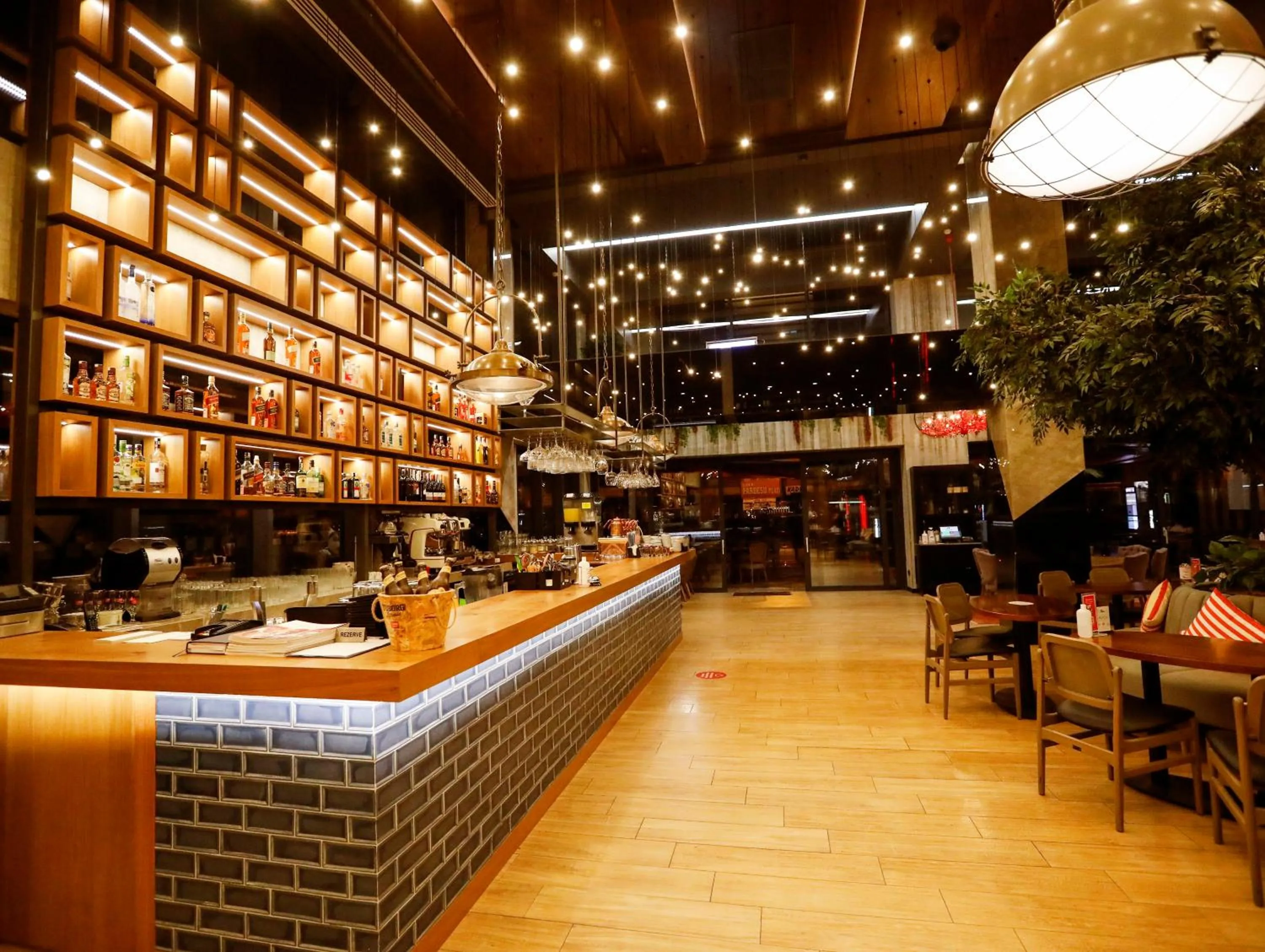 Lounge or bar in Holiday Inn Kayseri - Duvenonu by IHG