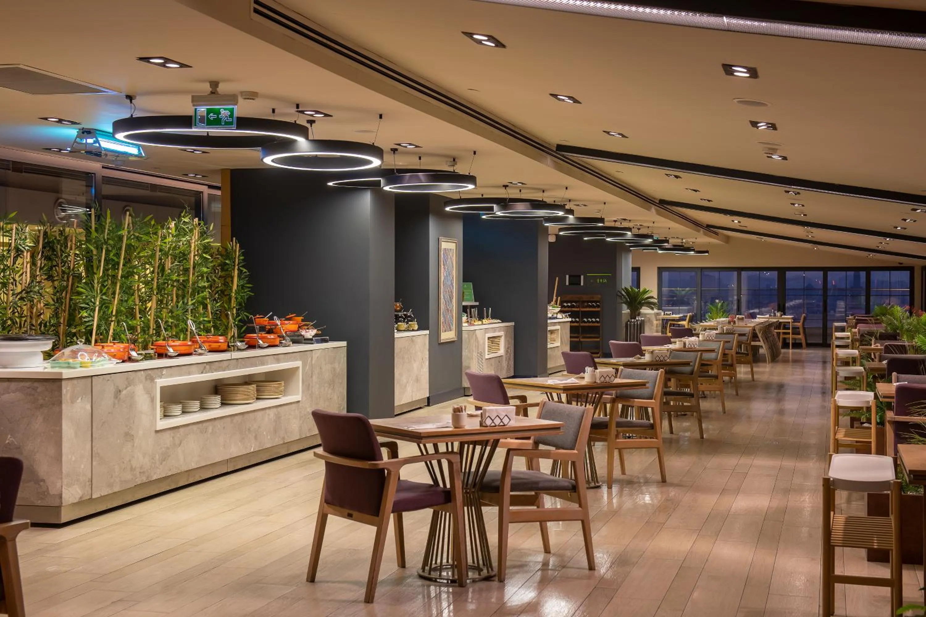 Restaurant/places to eat in Holiday Inn Kayseri - Duvenonu by IHG