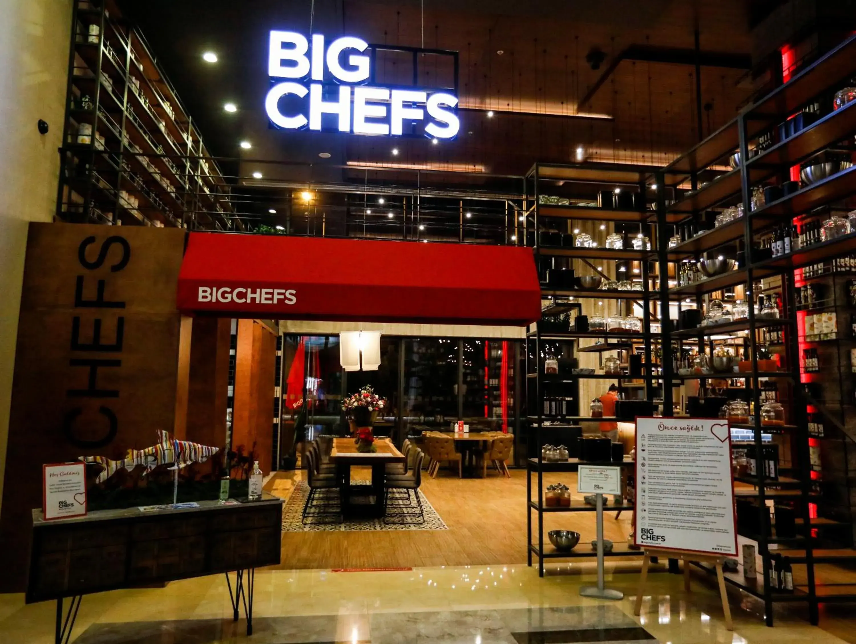 Restaurant/places to eat in Holiday Inn Kayseri - Duvenonu by IHG Restaurant/places to eat in Holiday Inn Kayseri - Duvenonu by IHG