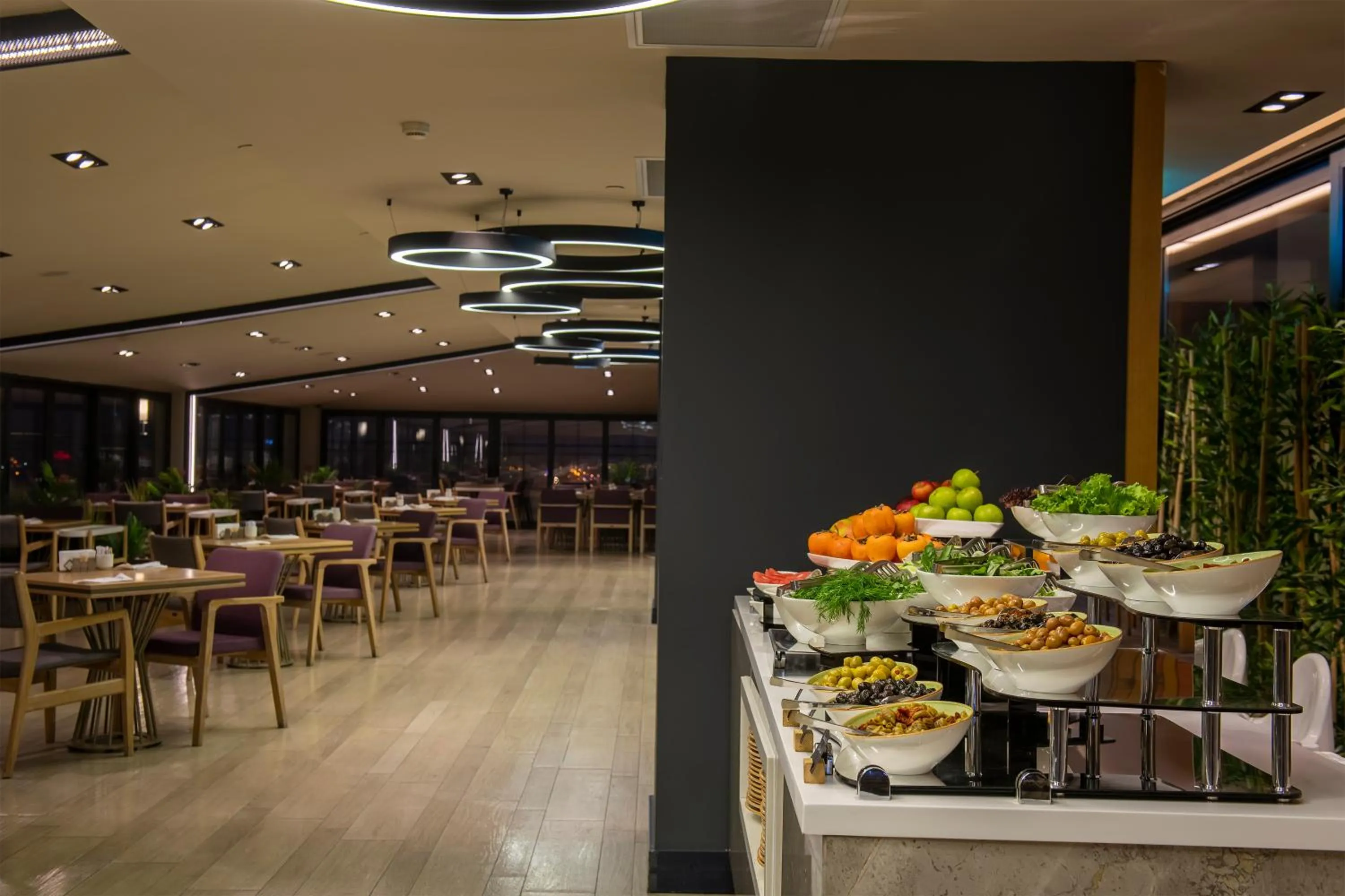 Restaurant/places to eat in Holiday Inn Kayseri - Duvenonu by IHG