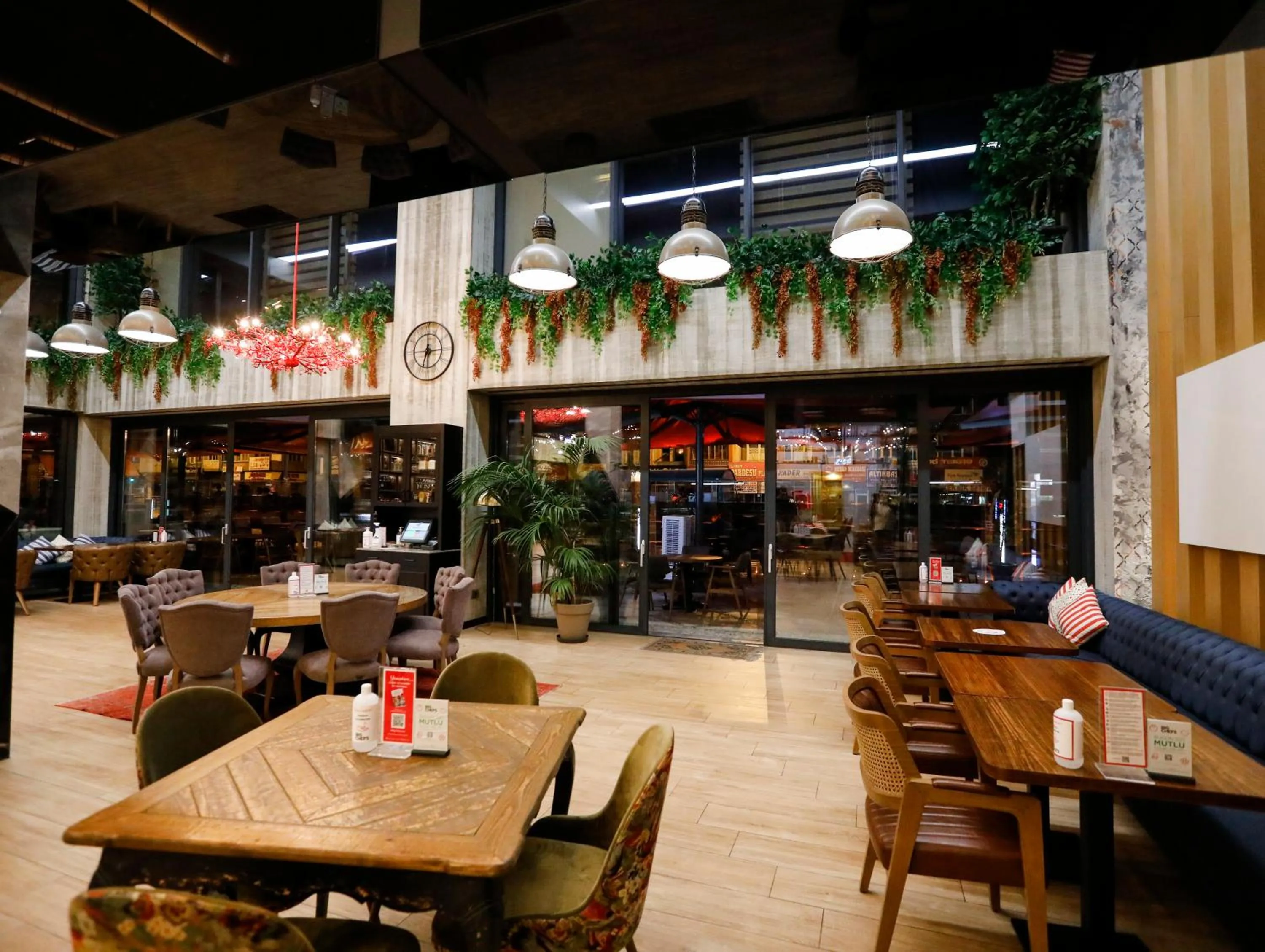 Restaurant/places to eat in Holiday Inn Kayseri - Duvenonu by IHG