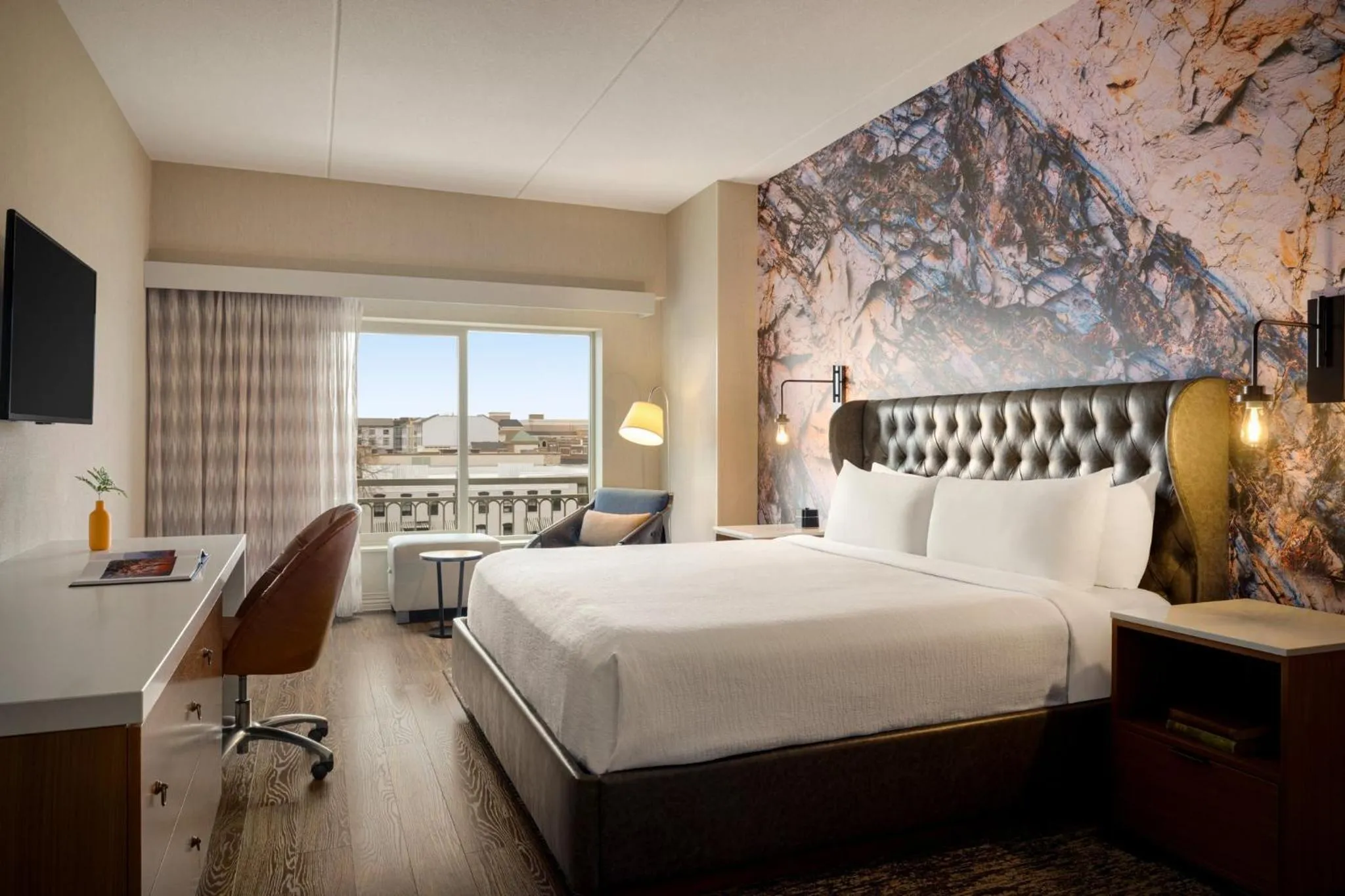 Photo of the whole room, Bed in Hotel Indigo Naperville Riverwalk by IHG