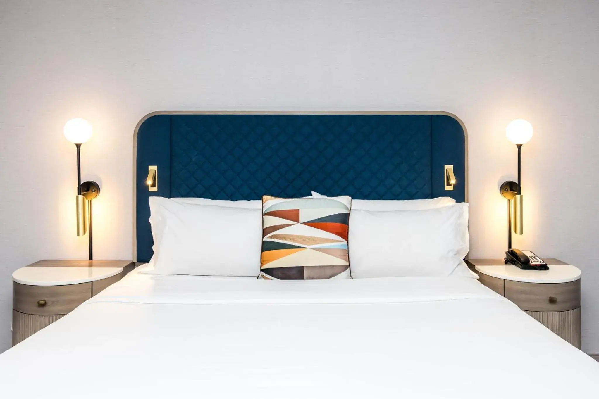 Standard King Room in Voco The Clair Cincinnati Downtown by IHG Standard King Room in Voco The Clair Cincinnati Downtown by IHG