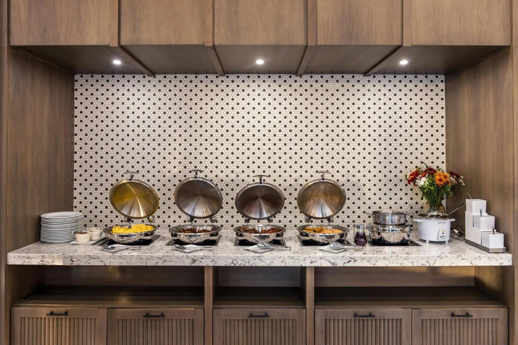 Breakfast in Voco The Clair Cincinnati Downtown by IHG