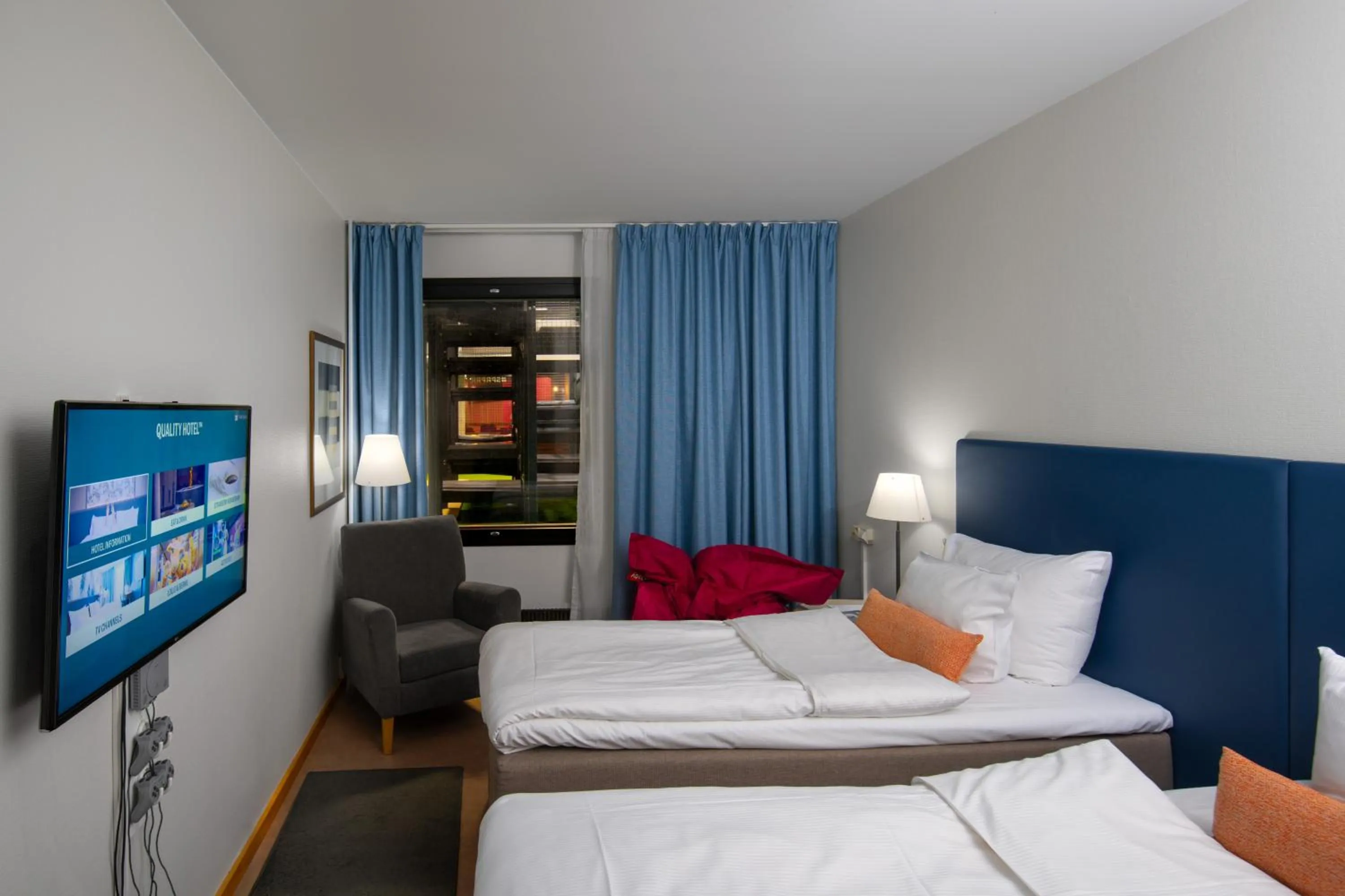 Bed in Quality Hotel Sveitsi