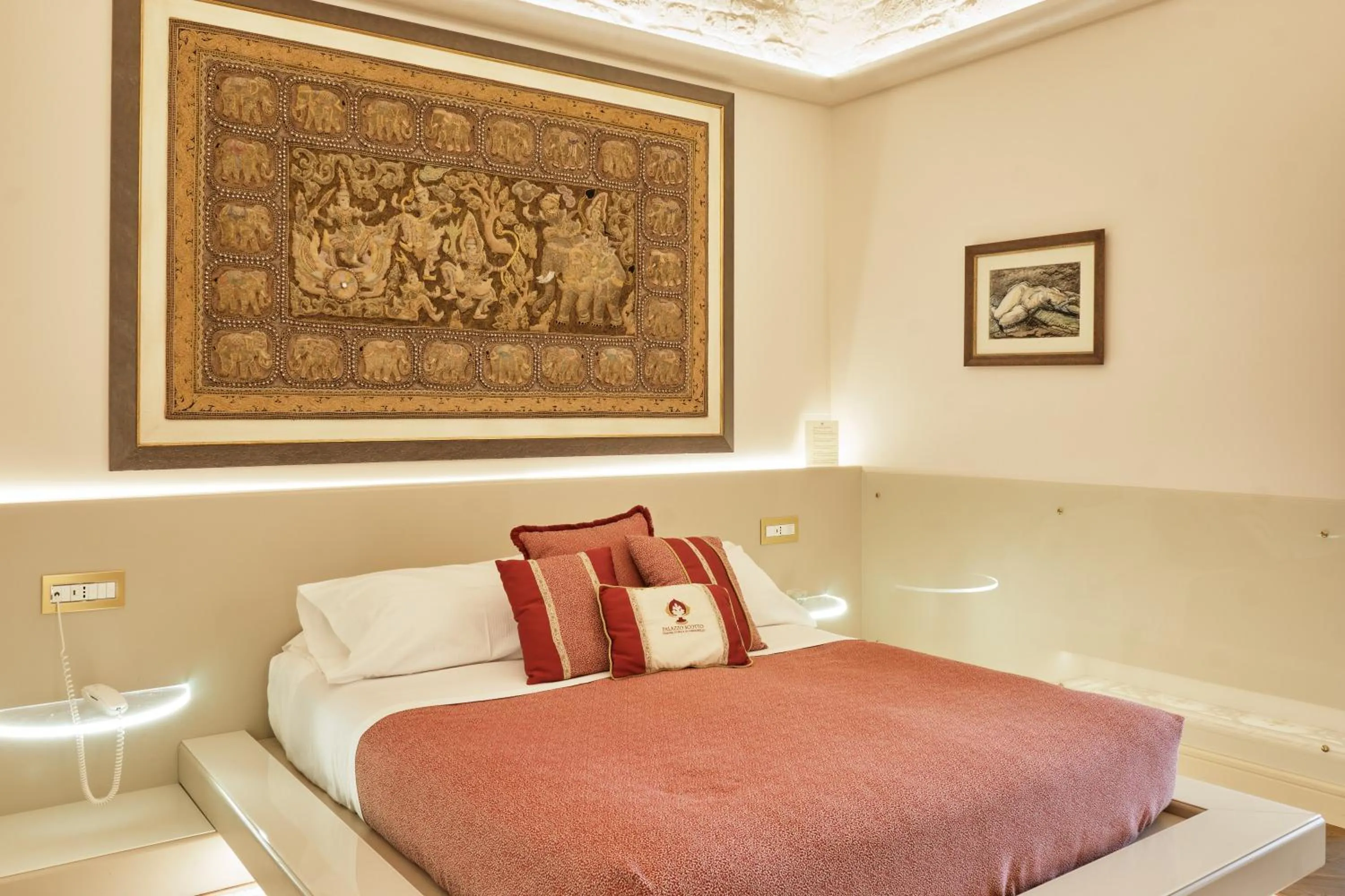 Bed in Palazzo Scotto