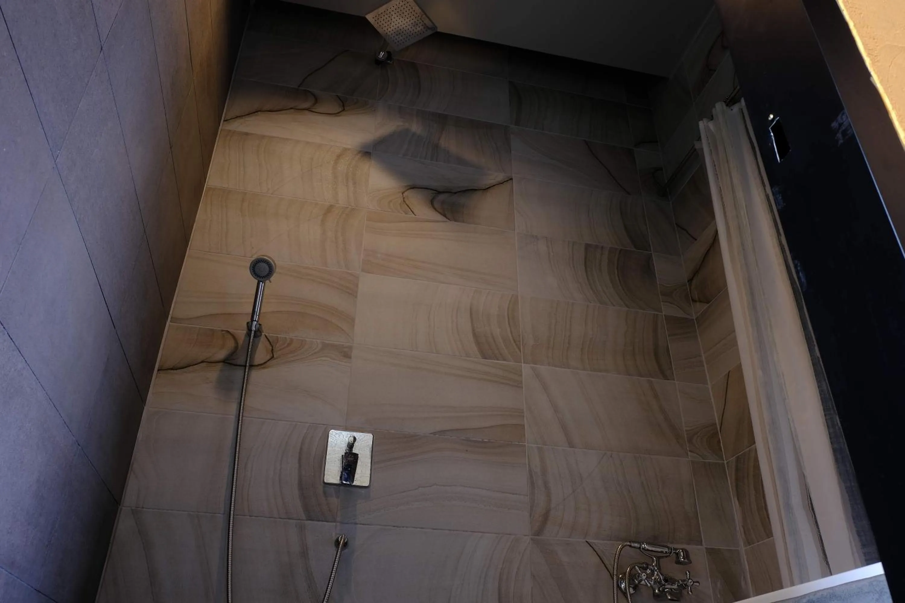 Shower in 88 Fine Hotel @ Suratthani Airport