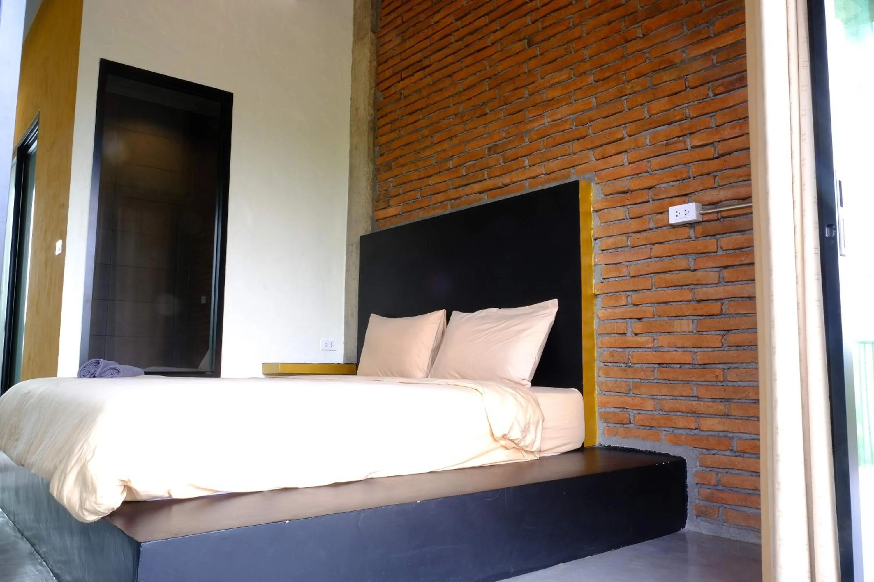 Bed in 88 Fine Hotel @ Suratthani Airport