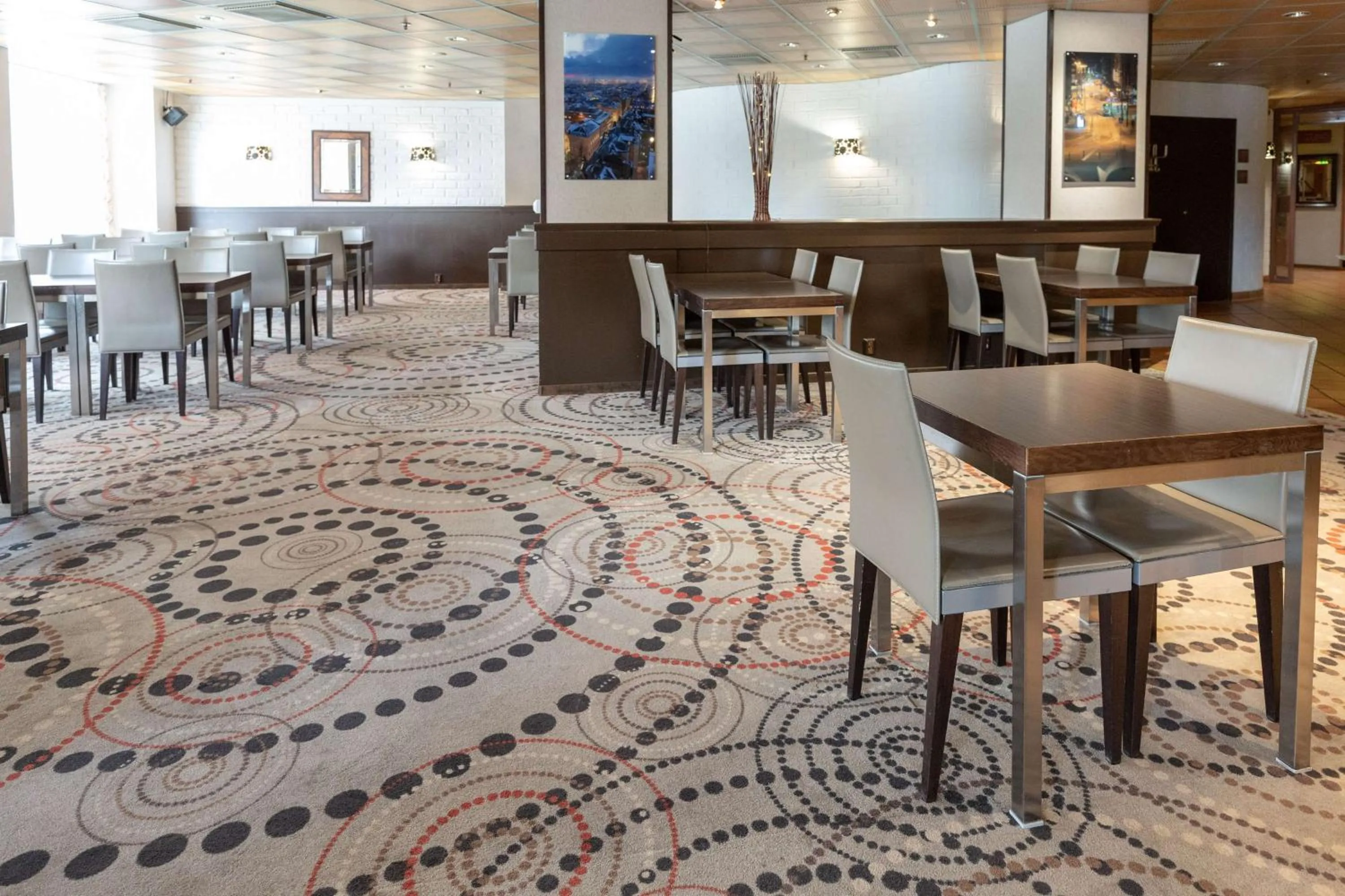 Restaurant/places to eat in Scandic Kaisaniemi