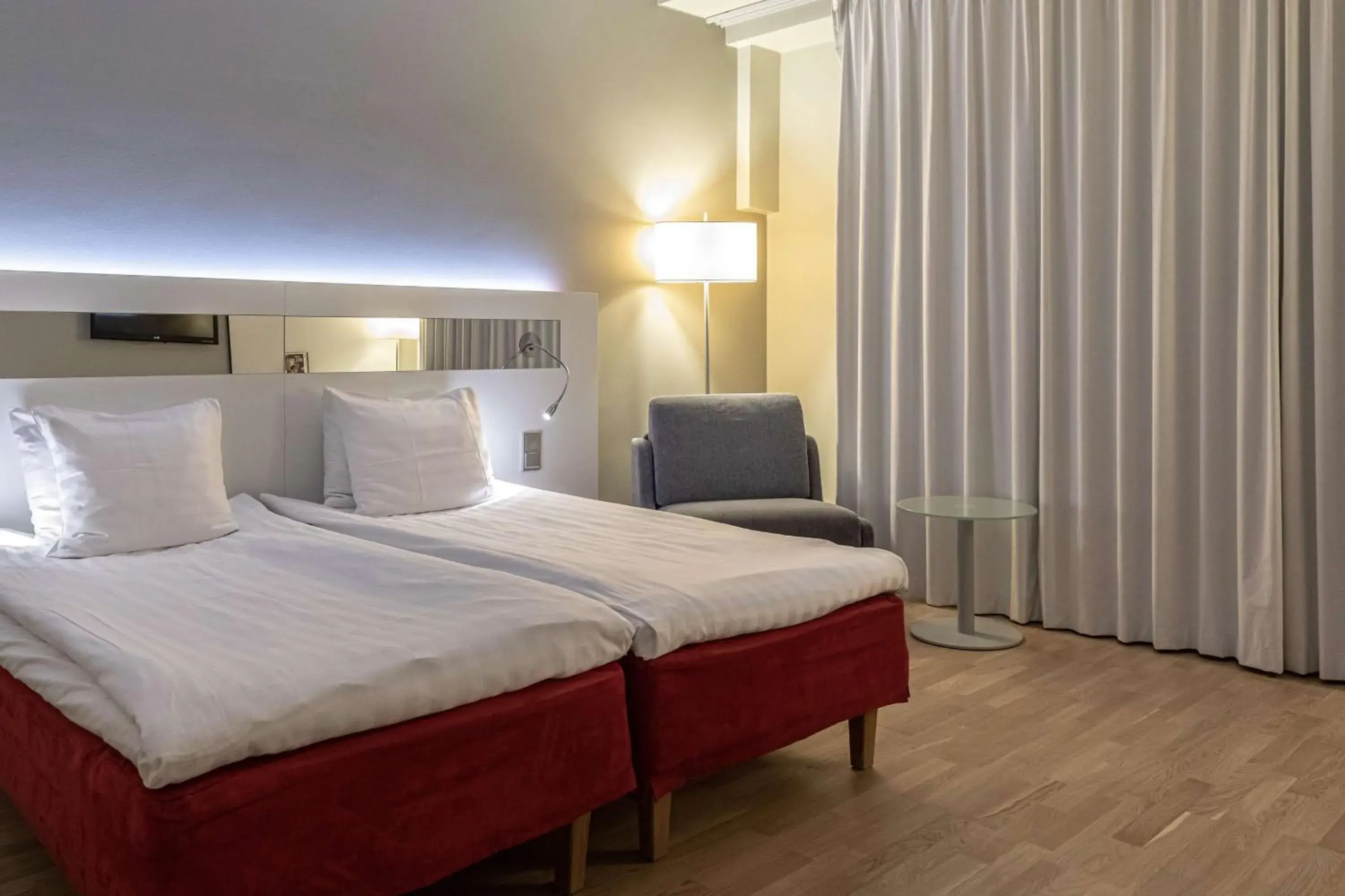 Bedroom, Bed in Scandic Kaisaniemi Bedroom, Bed in Scandic Kaisaniemi