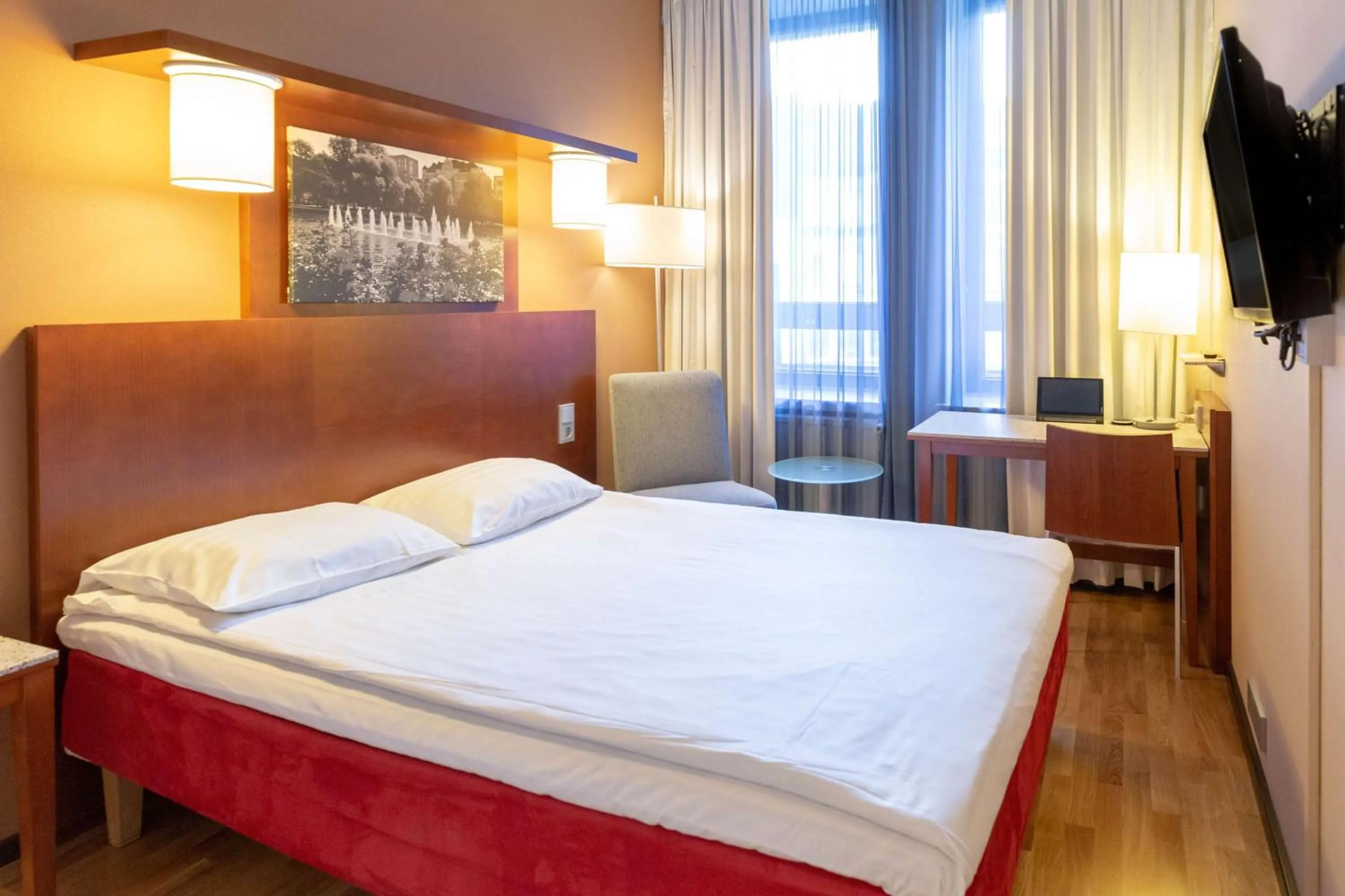 Bedroom, Bed in Scandic Kaisaniemi