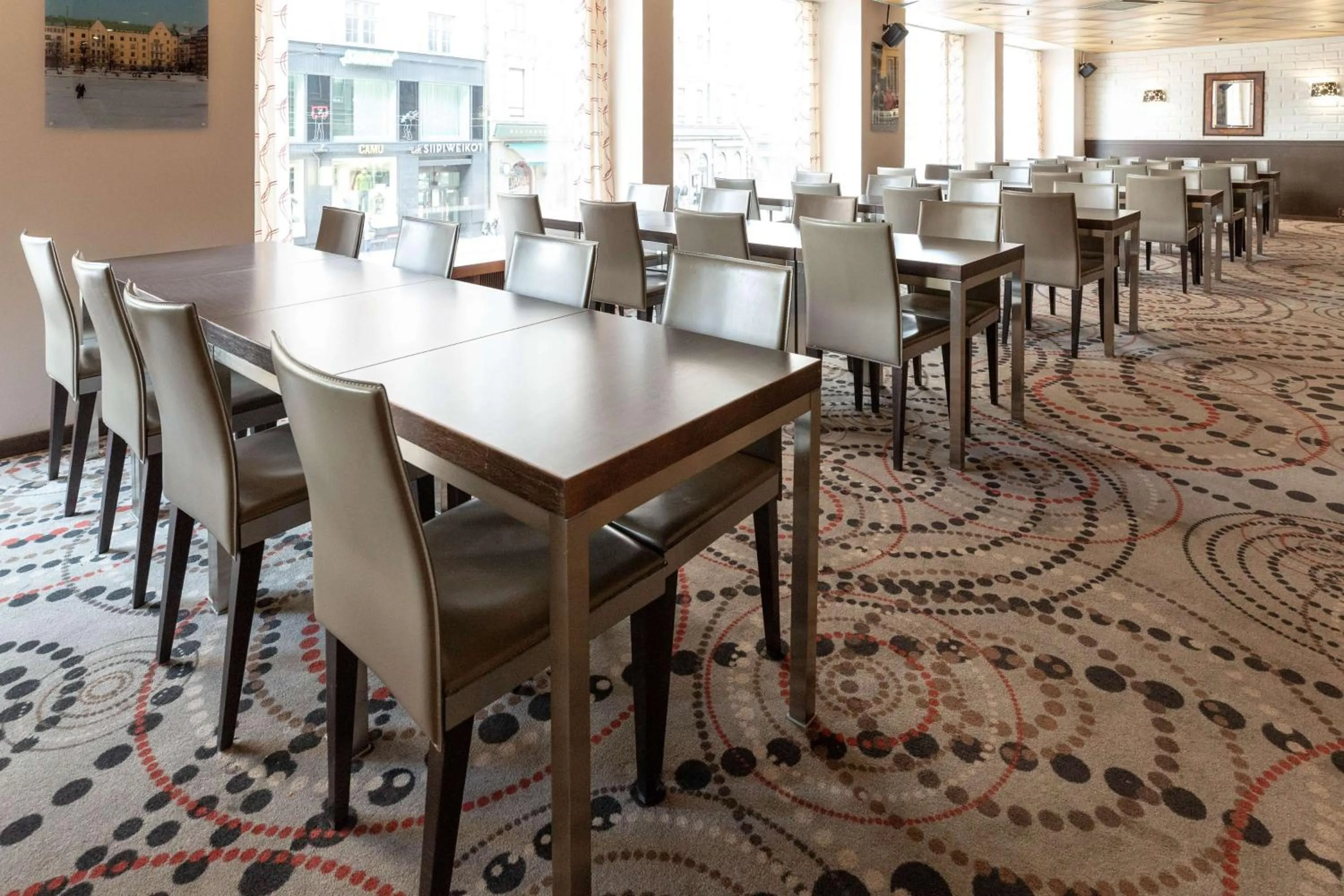 Restaurant/places to eat in Scandic Kaisaniemi