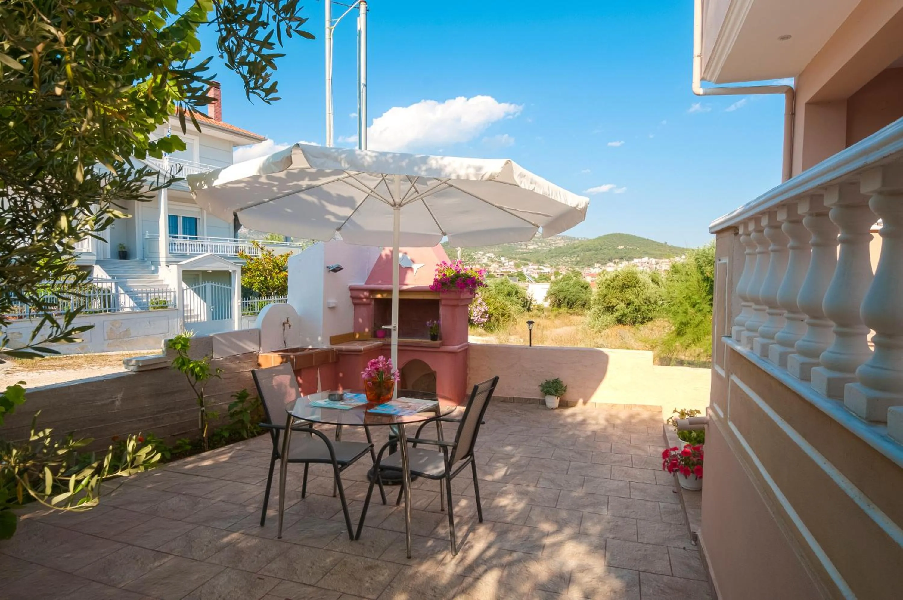 BBQ facilities in Villa Kaiti