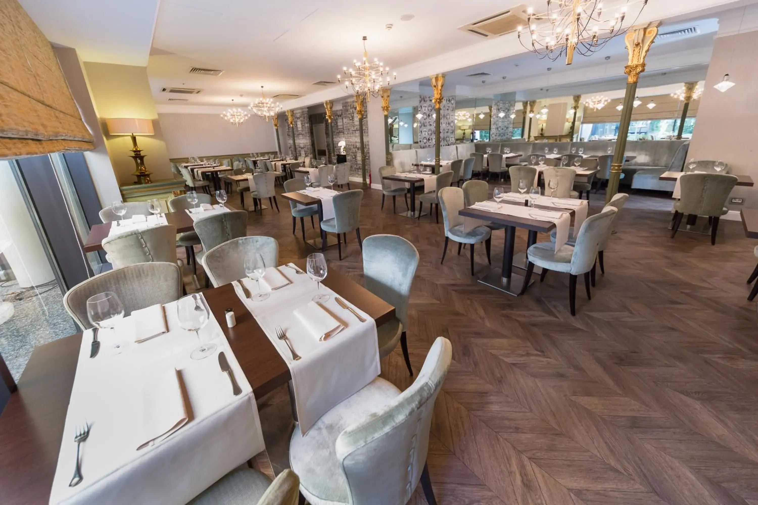 Restaurant/places to eat in Capital Plaza Hotel Restaurant/places to eat in Capital Plaza Hotel