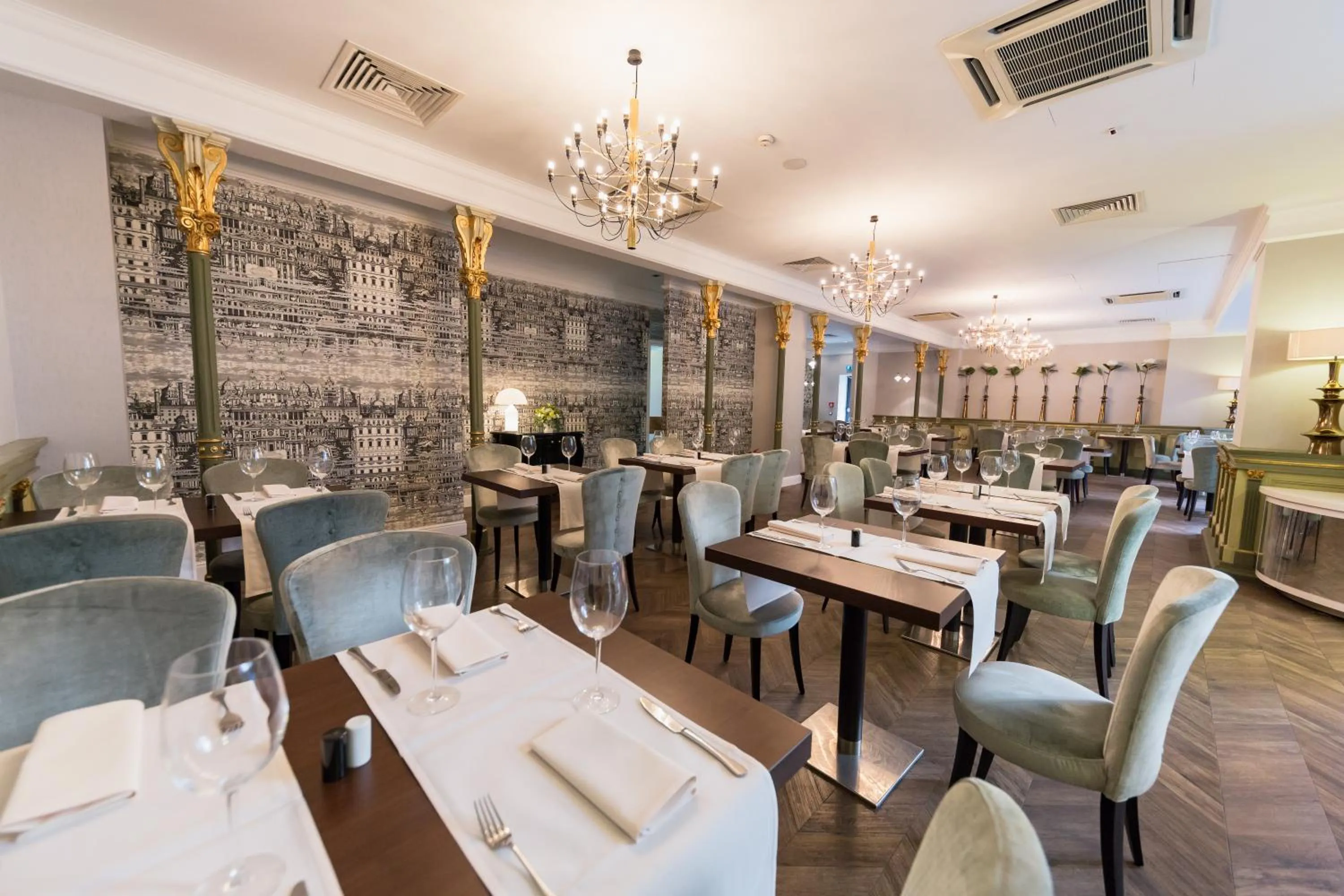 Restaurant/places to eat in Capital Plaza Hotel