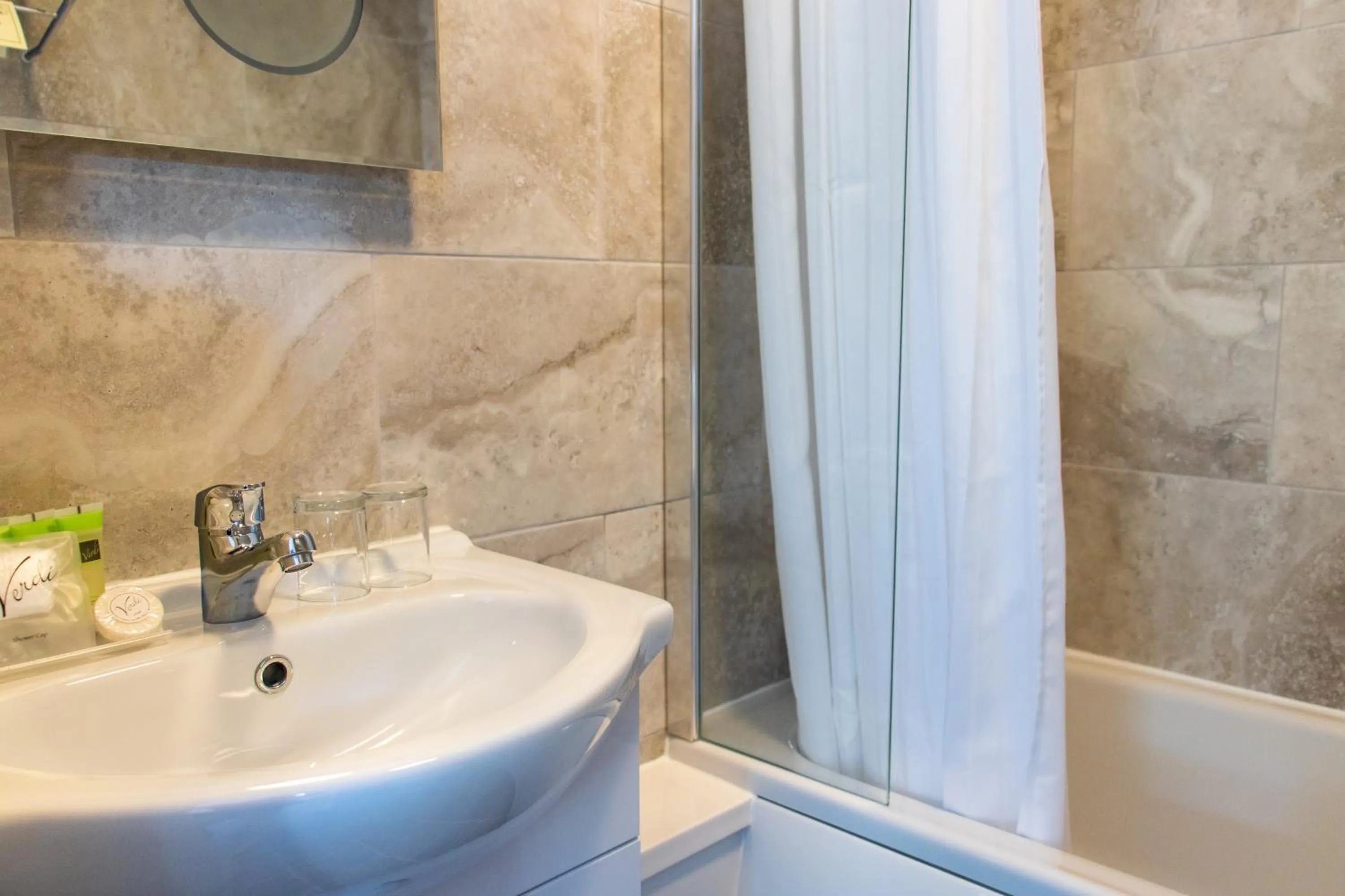 Shower in The Park Hotel