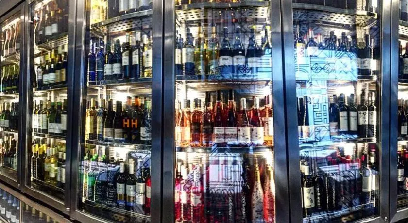 Restaurant/places to eat in Vila Arenys Hotel